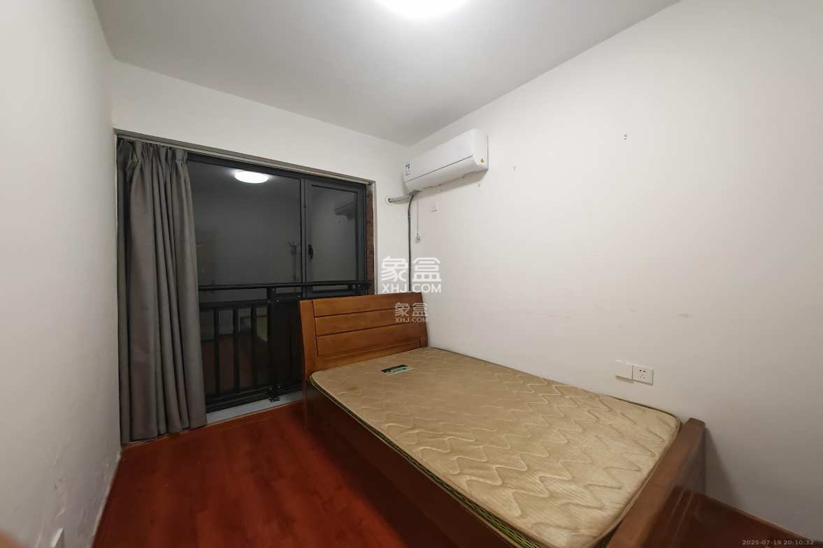 东业上城嘉苑(晟悦国际)  3室2厅1卫    1800.0元/月 东业上城嘉苑(晟悦国际)  3室2厅1卫    1800.0元/月室内图