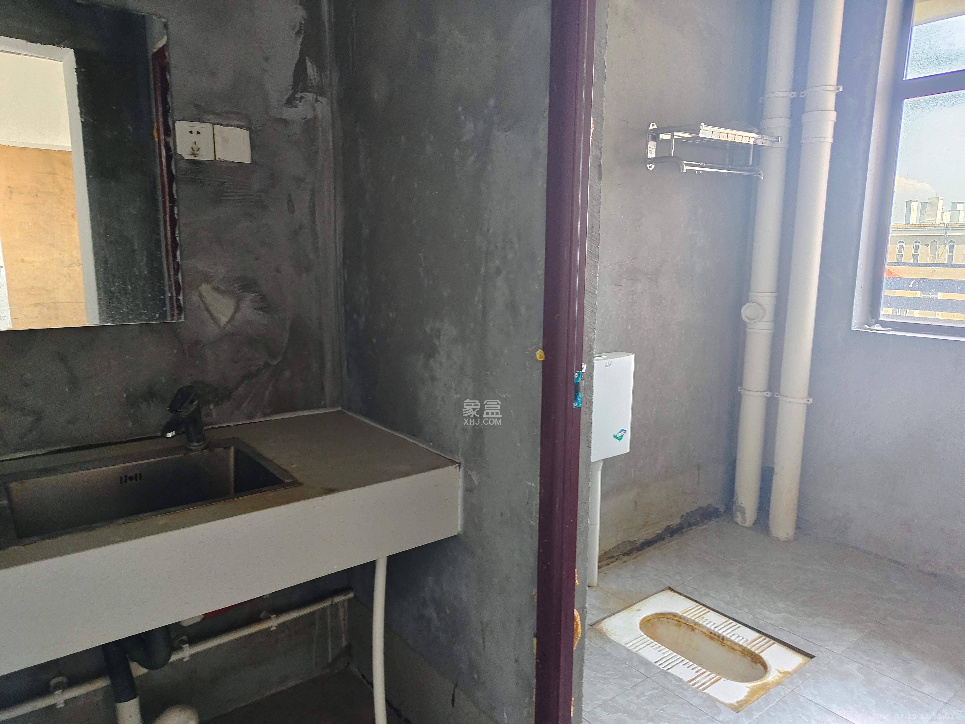 盛隆佳园  5室2厅2卫   1600.00元/月室内图