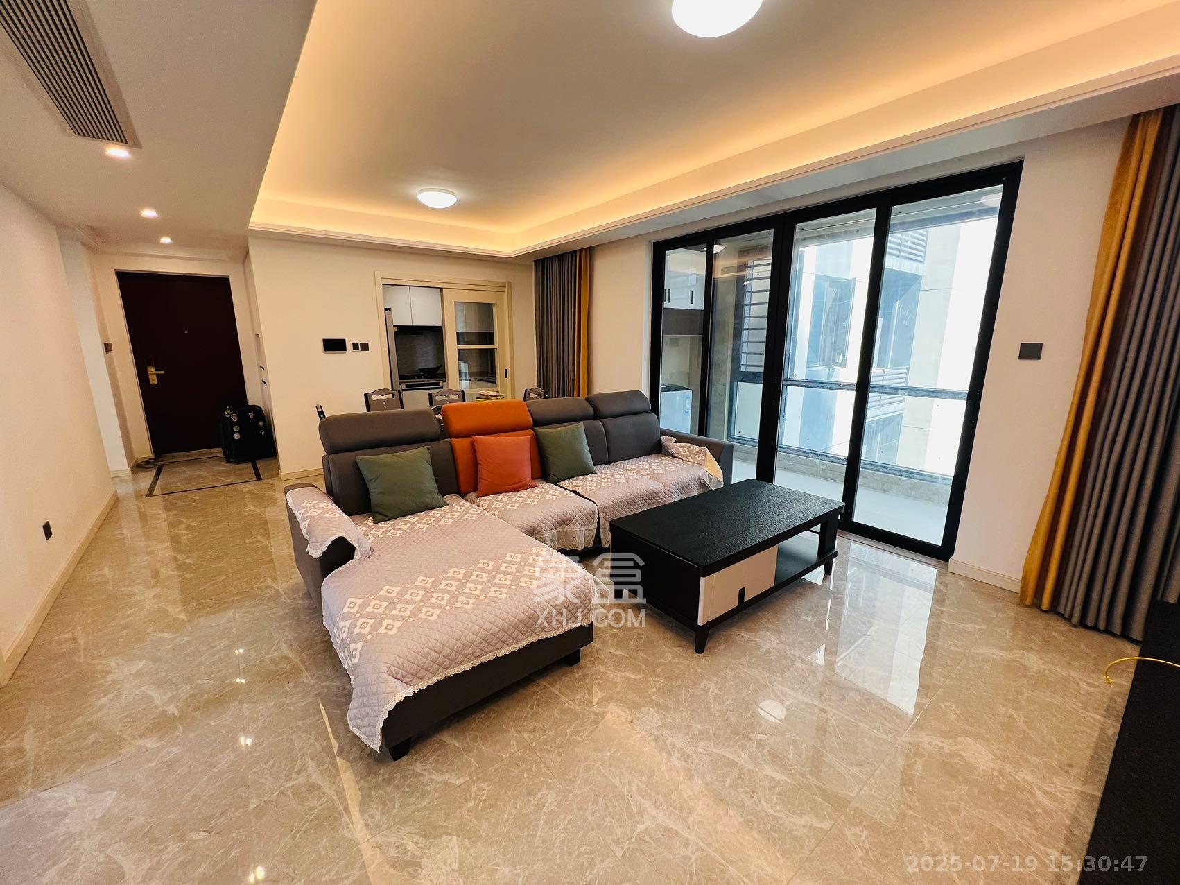 万科金色梦想B区  4室2厅2卫    3300.0元/月 万科金色梦想B区  4室2厅2卫    3300.0元/月室内图