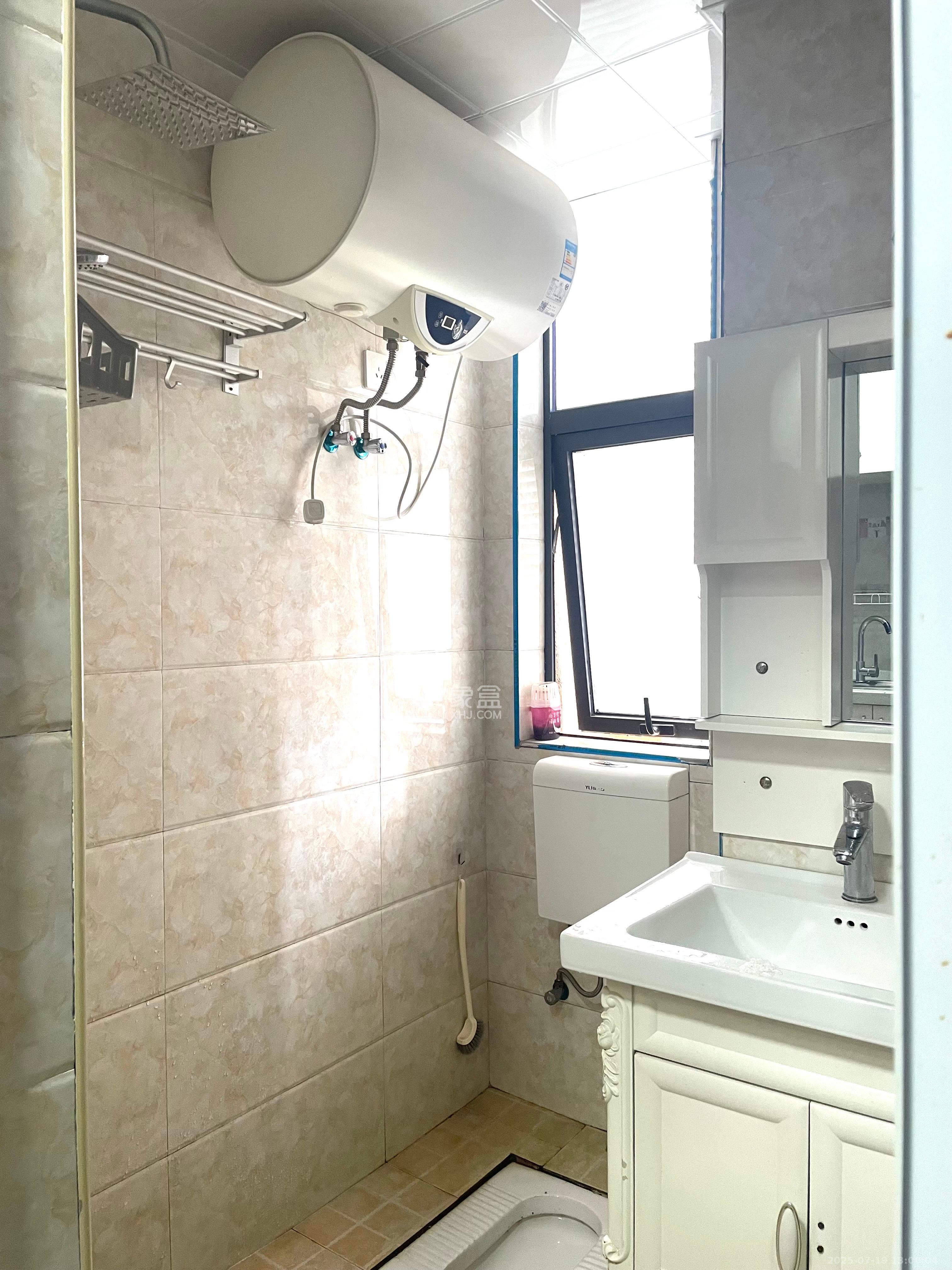 塞纳公馆  1室0厅1卫    1400.0元/月 塞纳公馆  1室0厅1卫    1400.0元/月室内图