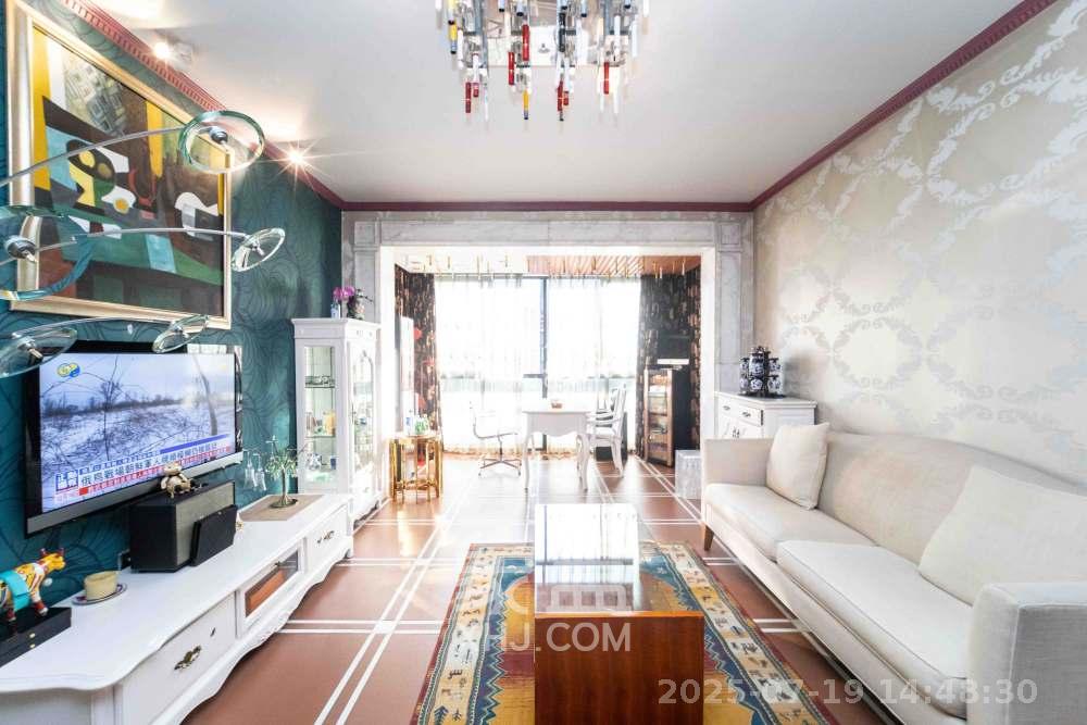 长房东郡  3室2厅2卫    4000.0元/月 长房东郡  3室2厅2卫    4000.0元/月室内图