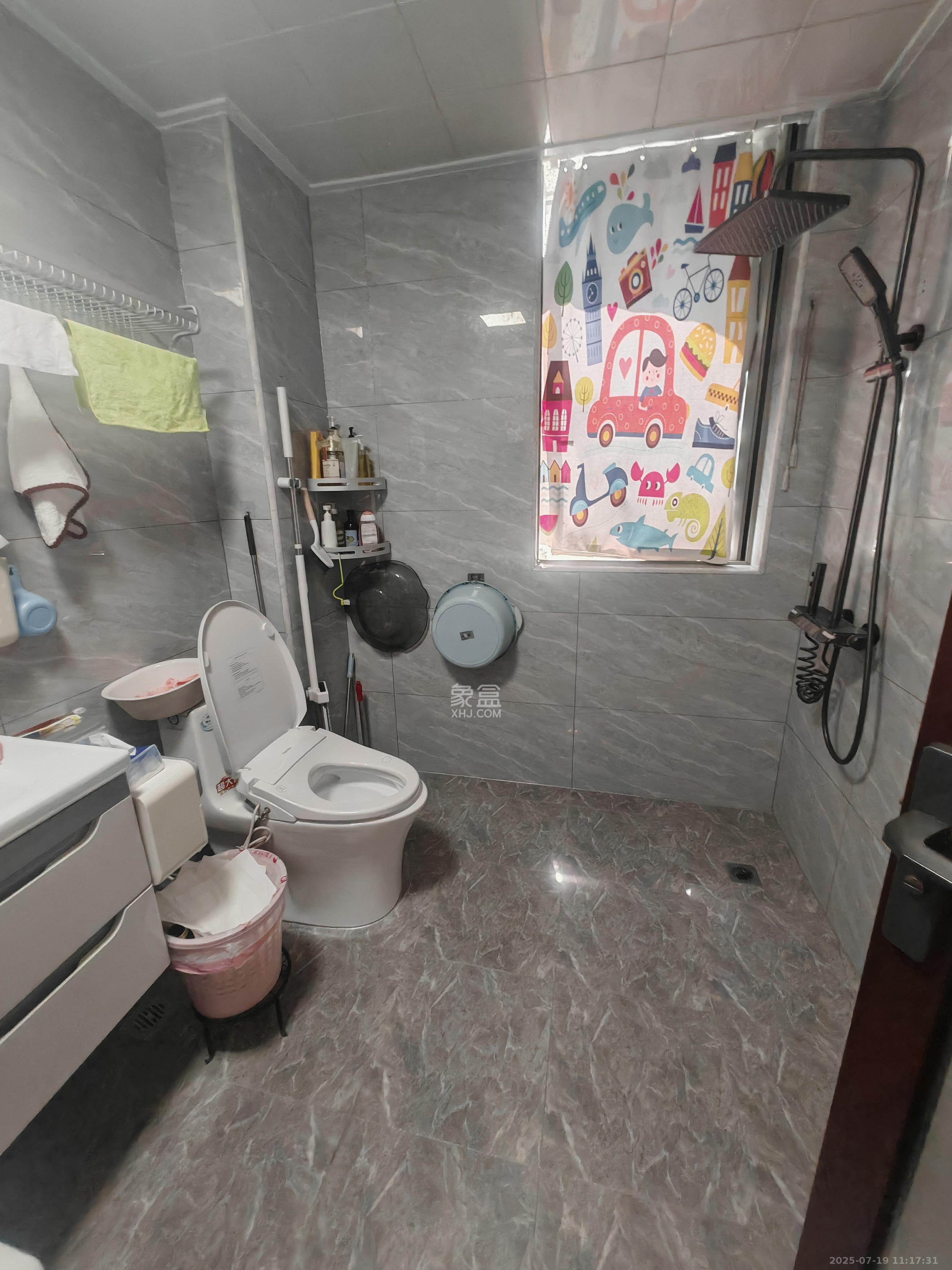 万象府台  3室2厅2卫   3800.00元/月室内图