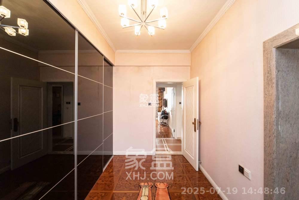 长房东郡  3室2厅2卫    4000.0元/月 长房东郡  3室2厅2卫    4000.0元/月室内图