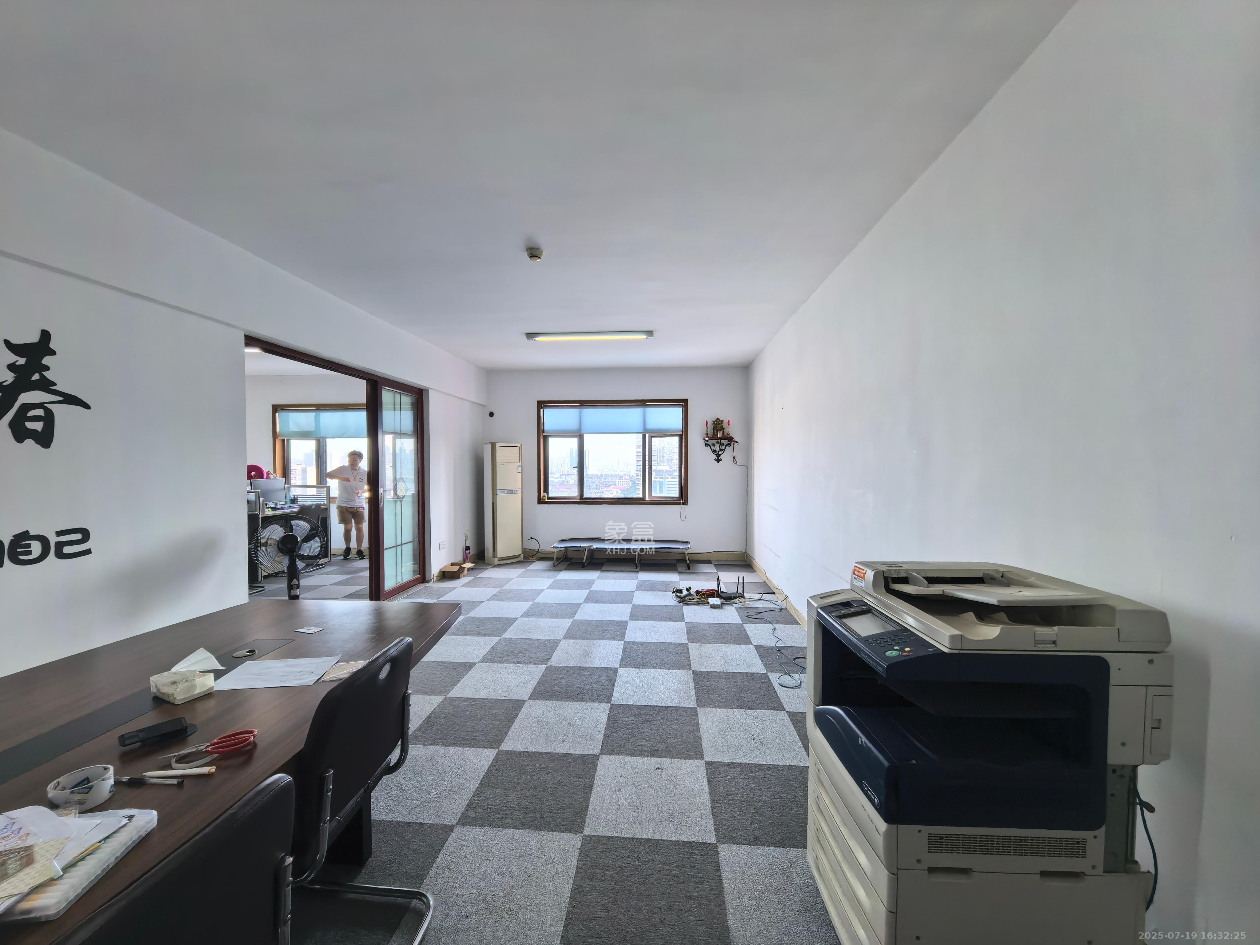 越界(天佑国际大厦)  1室1厅1卫    1800.0元/月 越界(天佑国际大厦)  1室1厅1卫    1800.0元/月