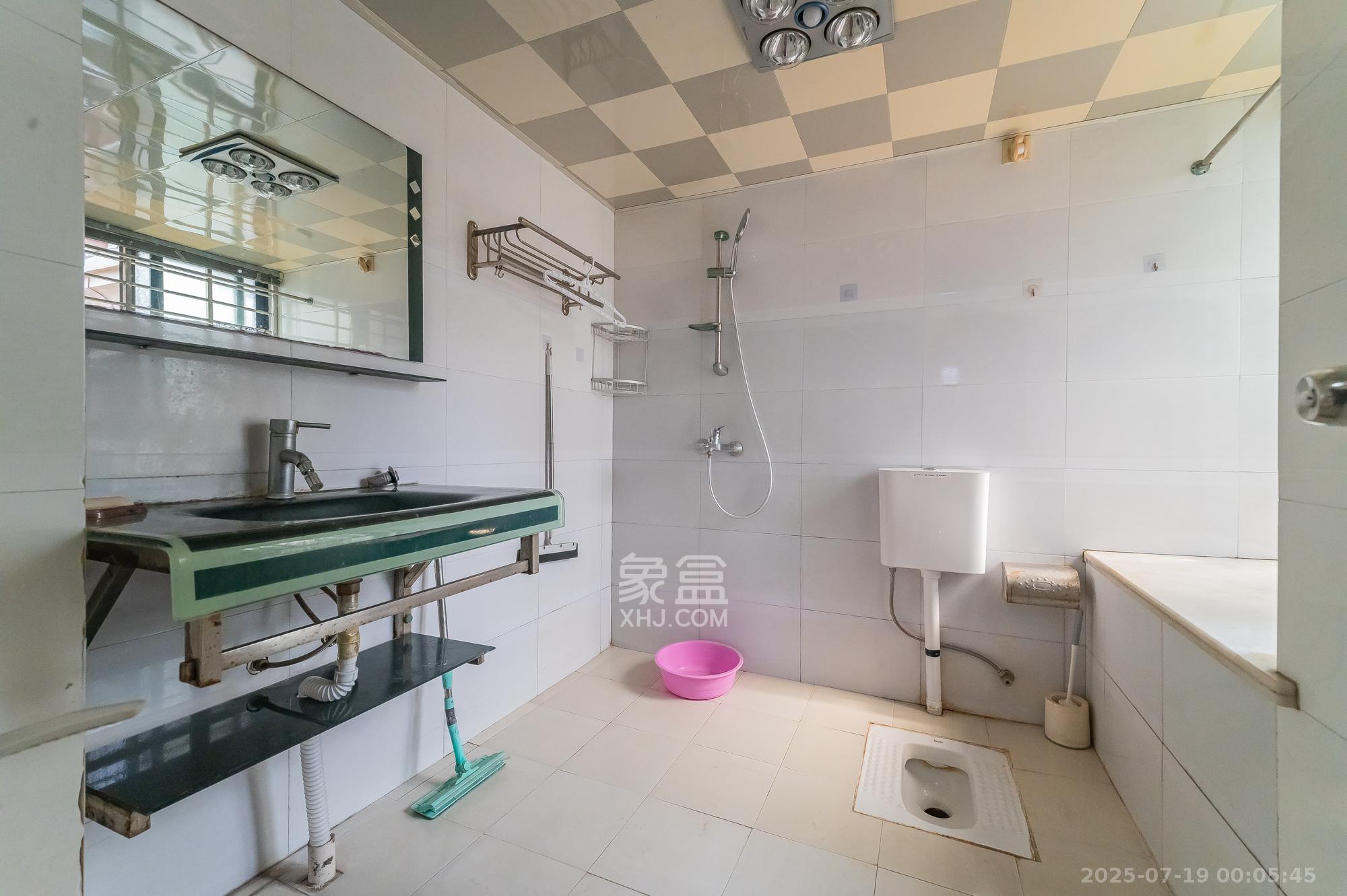 华润凤凰城一期  3室2厅1卫    53.0万卫生间