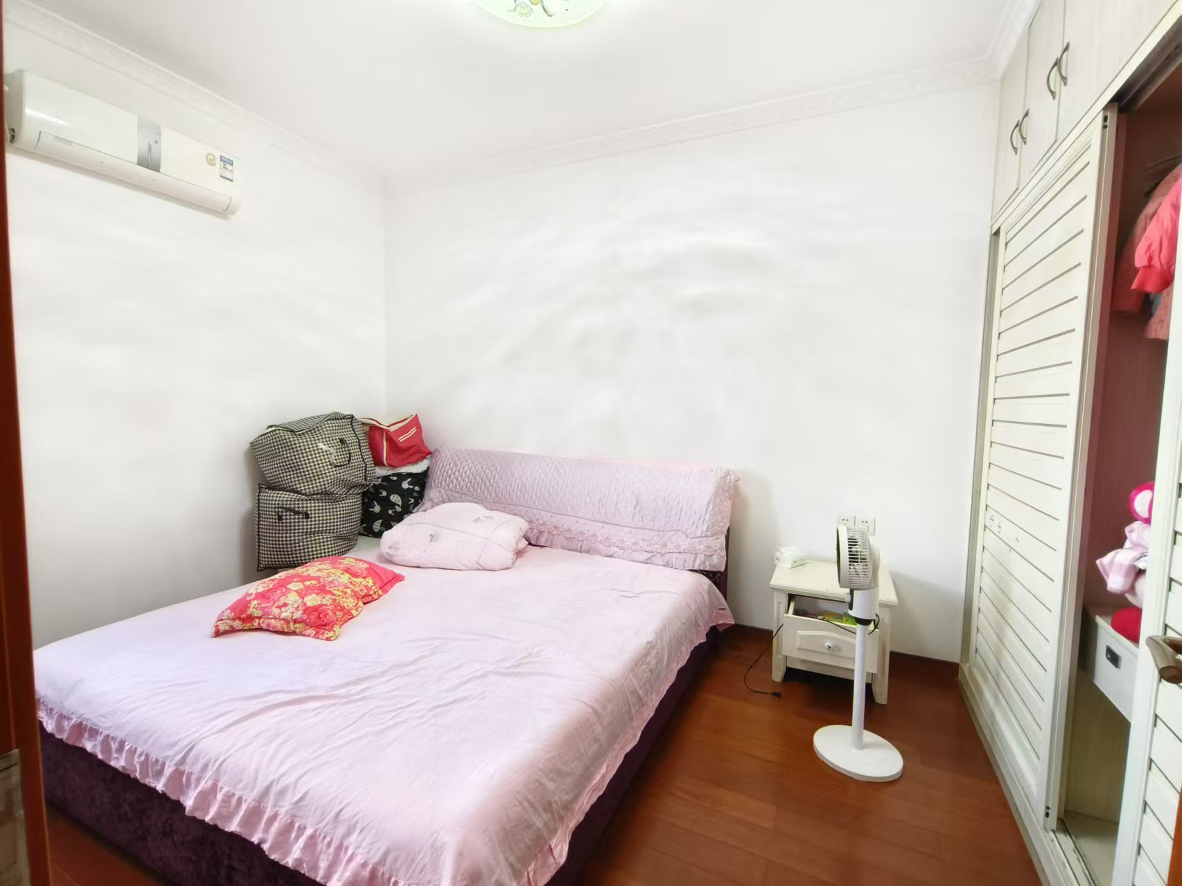 鑫科大厦 3室2厅2卫 64.0万 鑫科大厦 3室2厅2卫 64.0万室内图