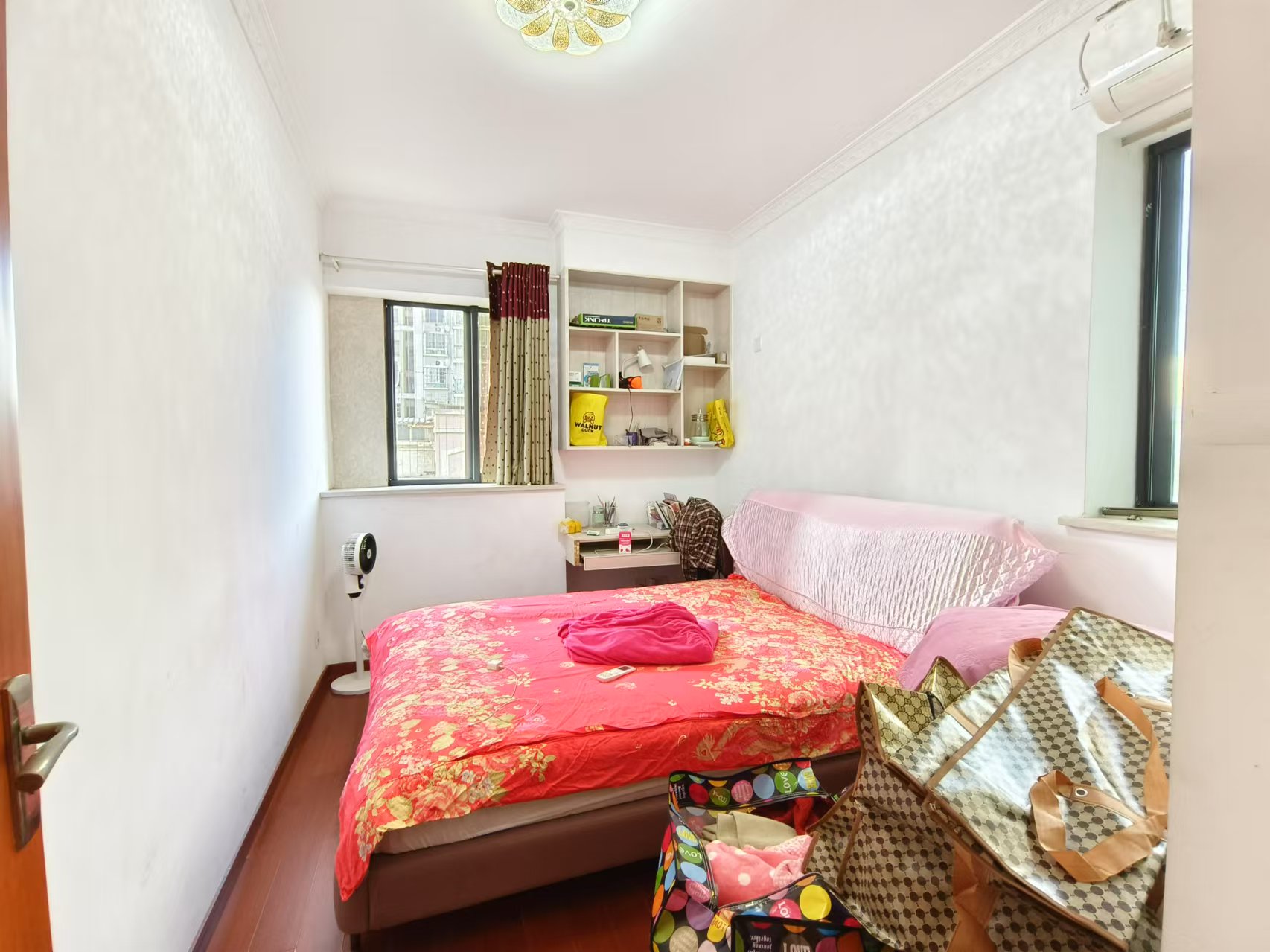 鑫科大厦 3室2厅2卫 64.0万 鑫科大厦 3室2厅2卫 64.0万室内图