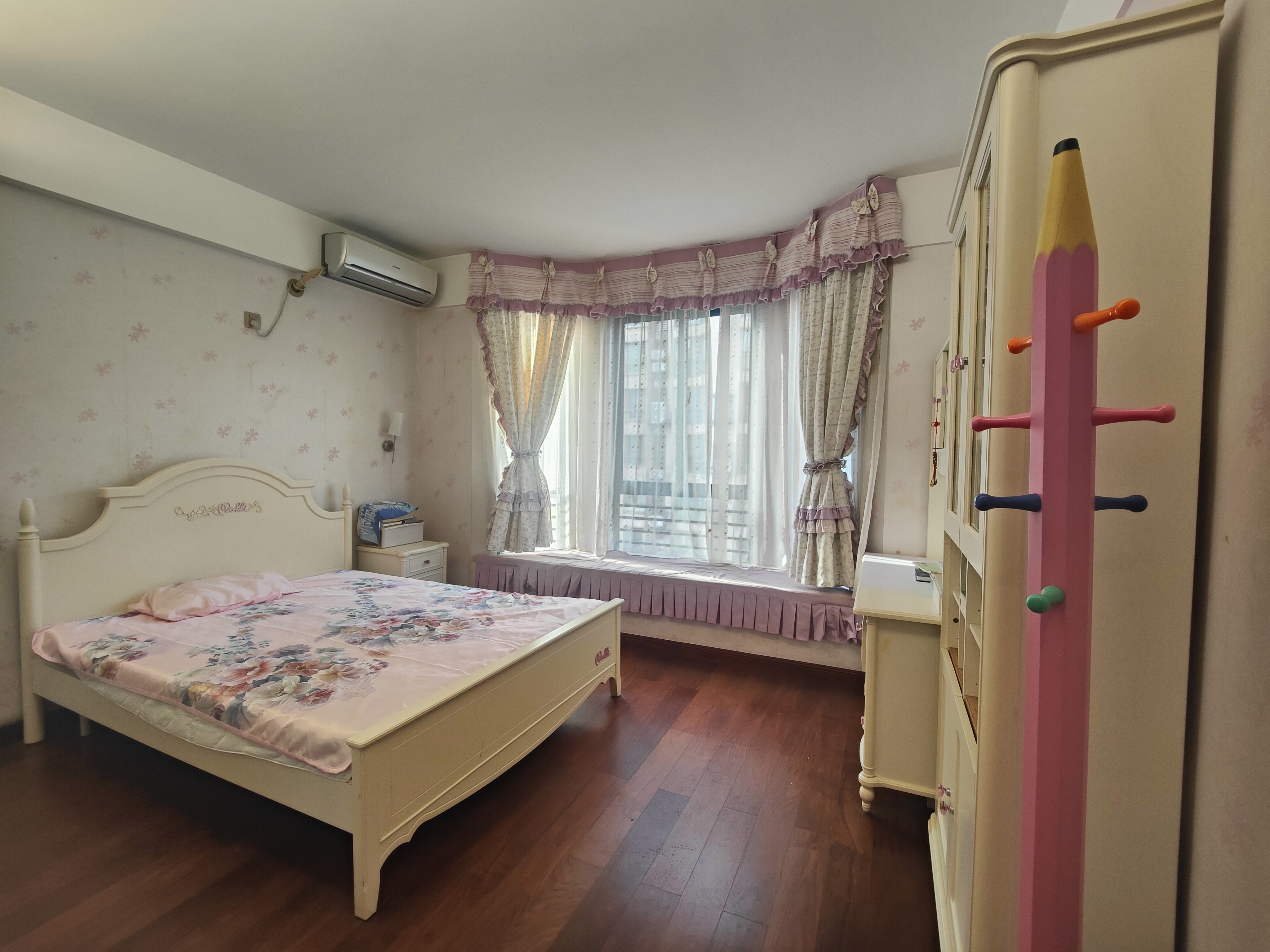 尚格名城天香国舍  4室2厅2卫    88.0万 尚格名城天香国舍  4室2厅2卫    88.0万室内图