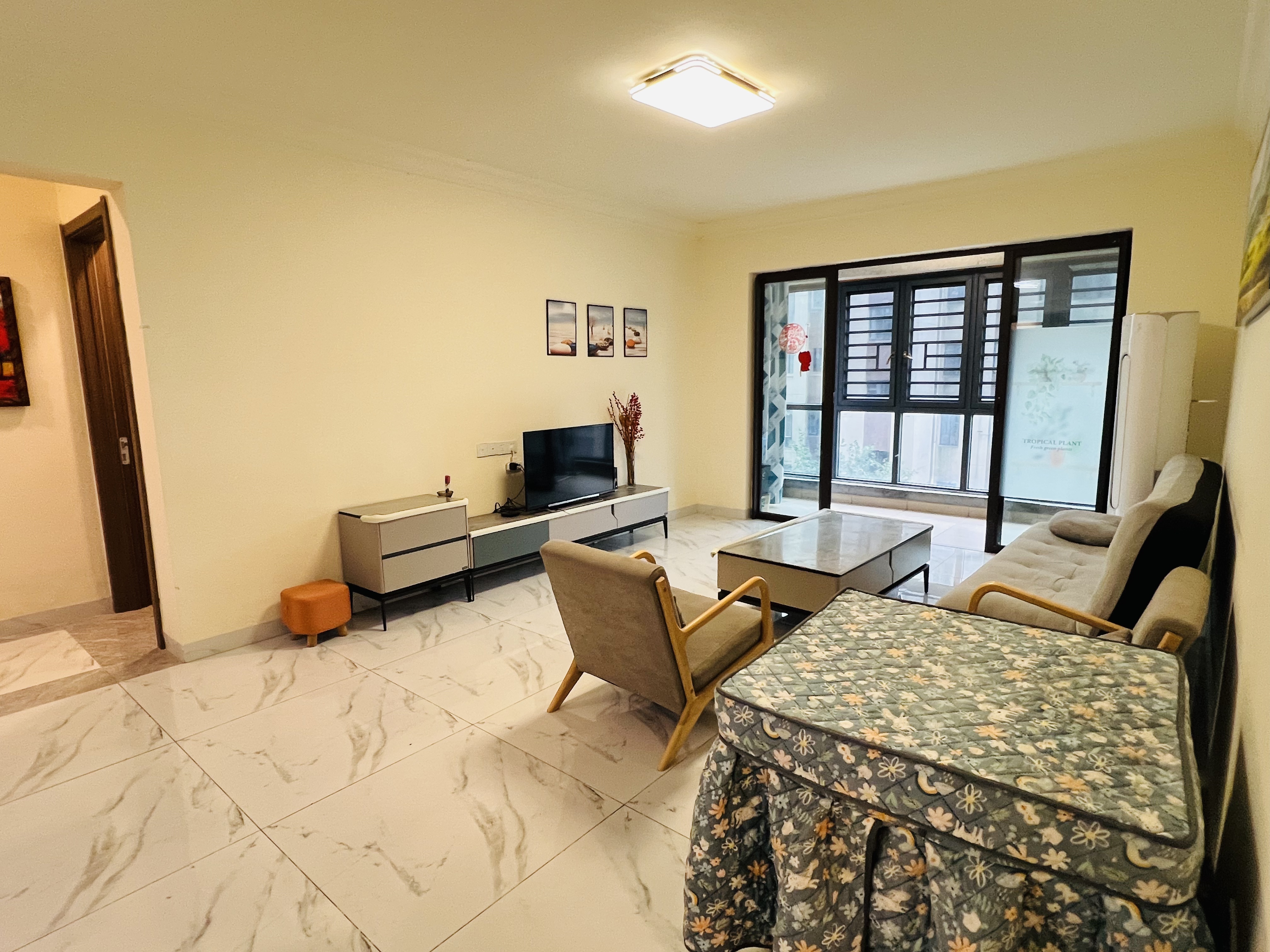 碧桂园 3室2厅2卫 1800.0元/月 碧桂园 3室2厅2卫 1800.0元/月户型图