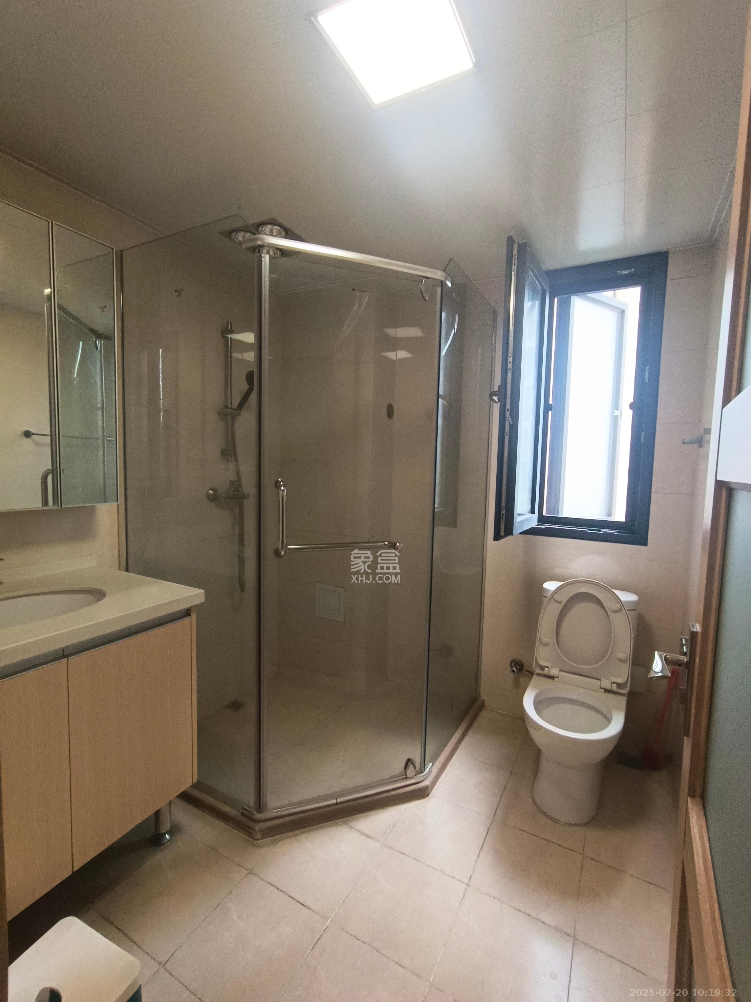 兰亭湾畔  4室2厅2卫    3500.0元/月室内图