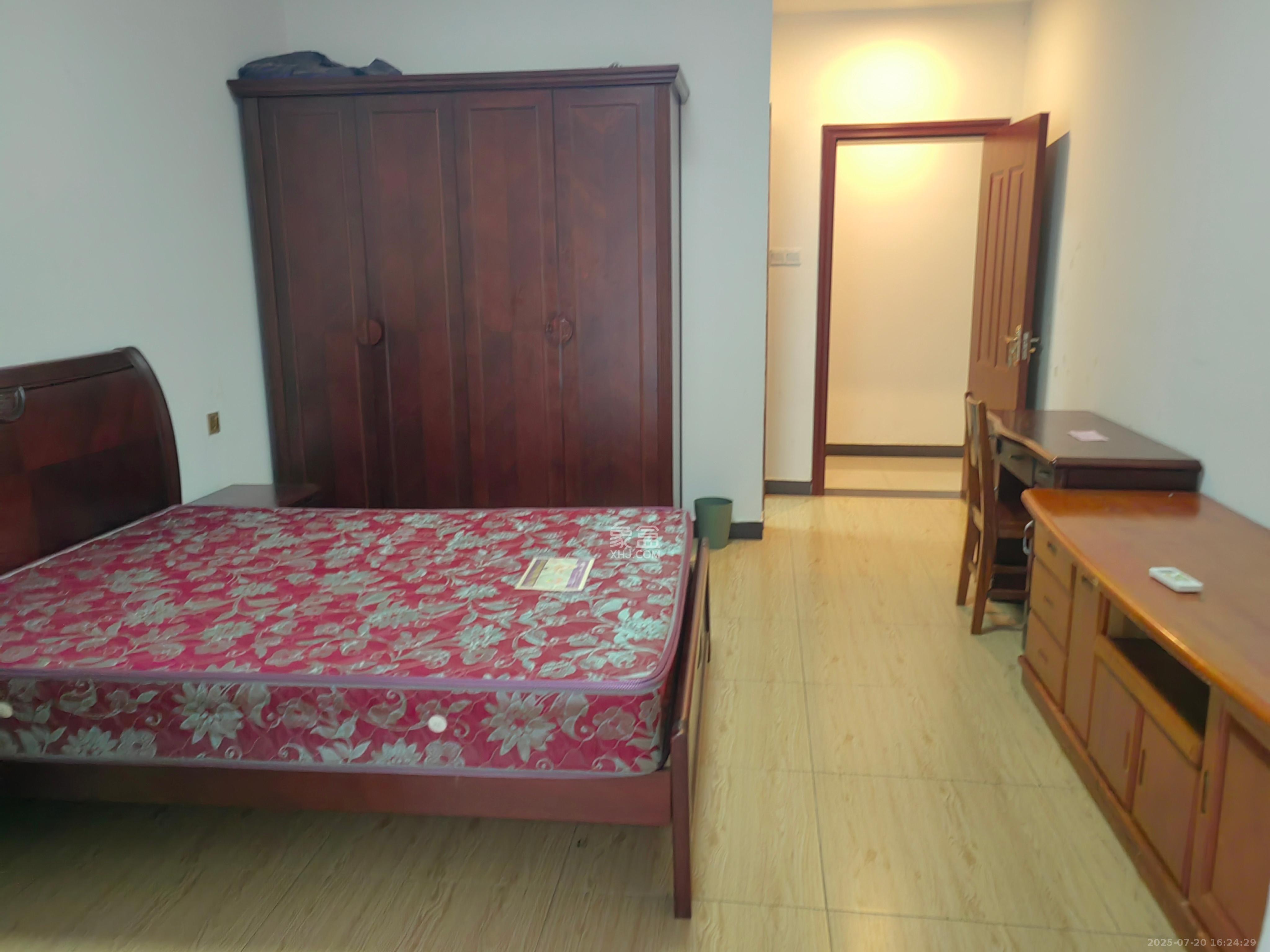 新华通讯社宿舍区 3室2厅2卫 3400.0元/月 新华通讯社宿舍区 3室2厅2卫 3400.0元/月室内图