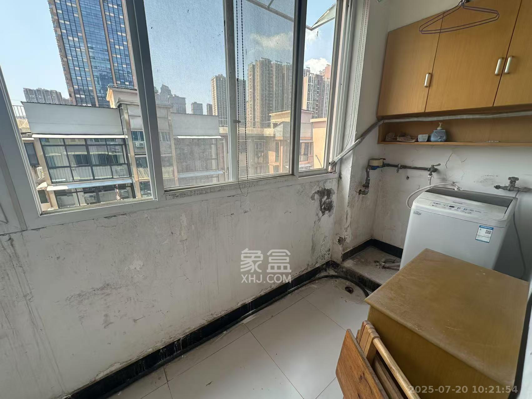 岳麓区教师村 3室2厅1卫 2300.0元/月 岳麓区教师村 3室2厅1卫 2300.0元/月室内图