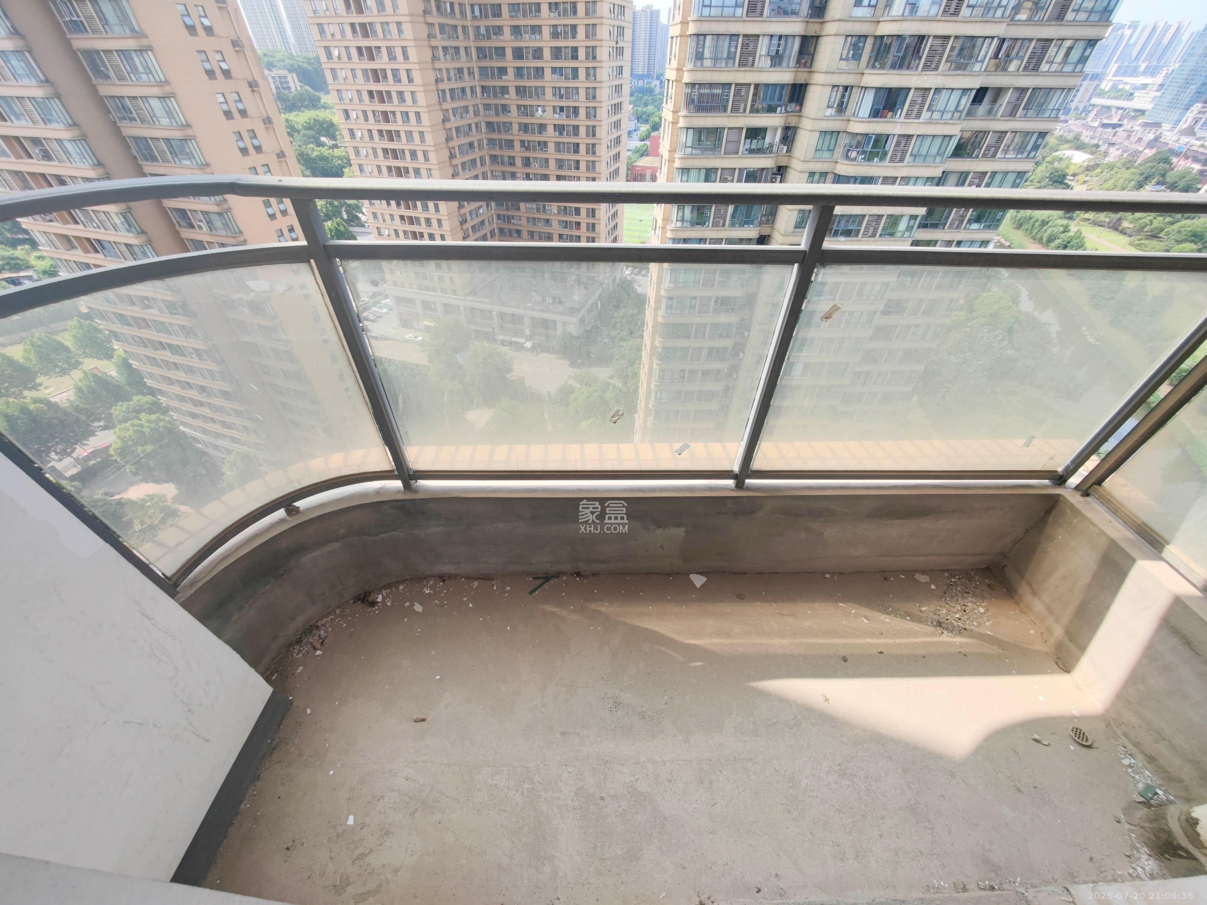 五矿万境水岸二期(五矿万境水岸和苑) 4室2厅2卫 220.0万 五矿万境水岸二期(五矿万境水岸和苑) 4室2厅2卫 220.0万阳台