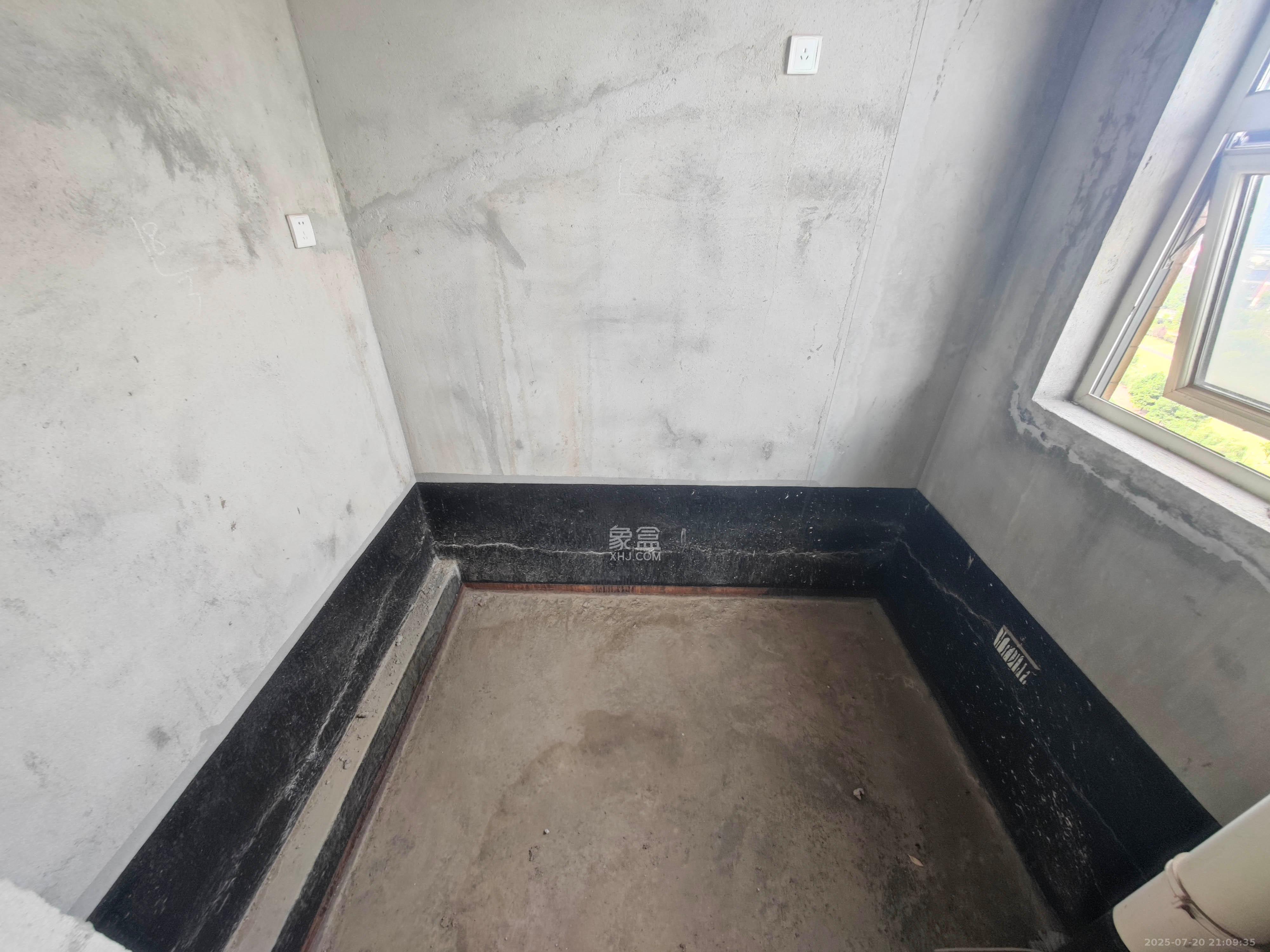 五矿万境水岸二期（五矿万境水岸和苑）  4室2厅2卫    220.0万卫生间