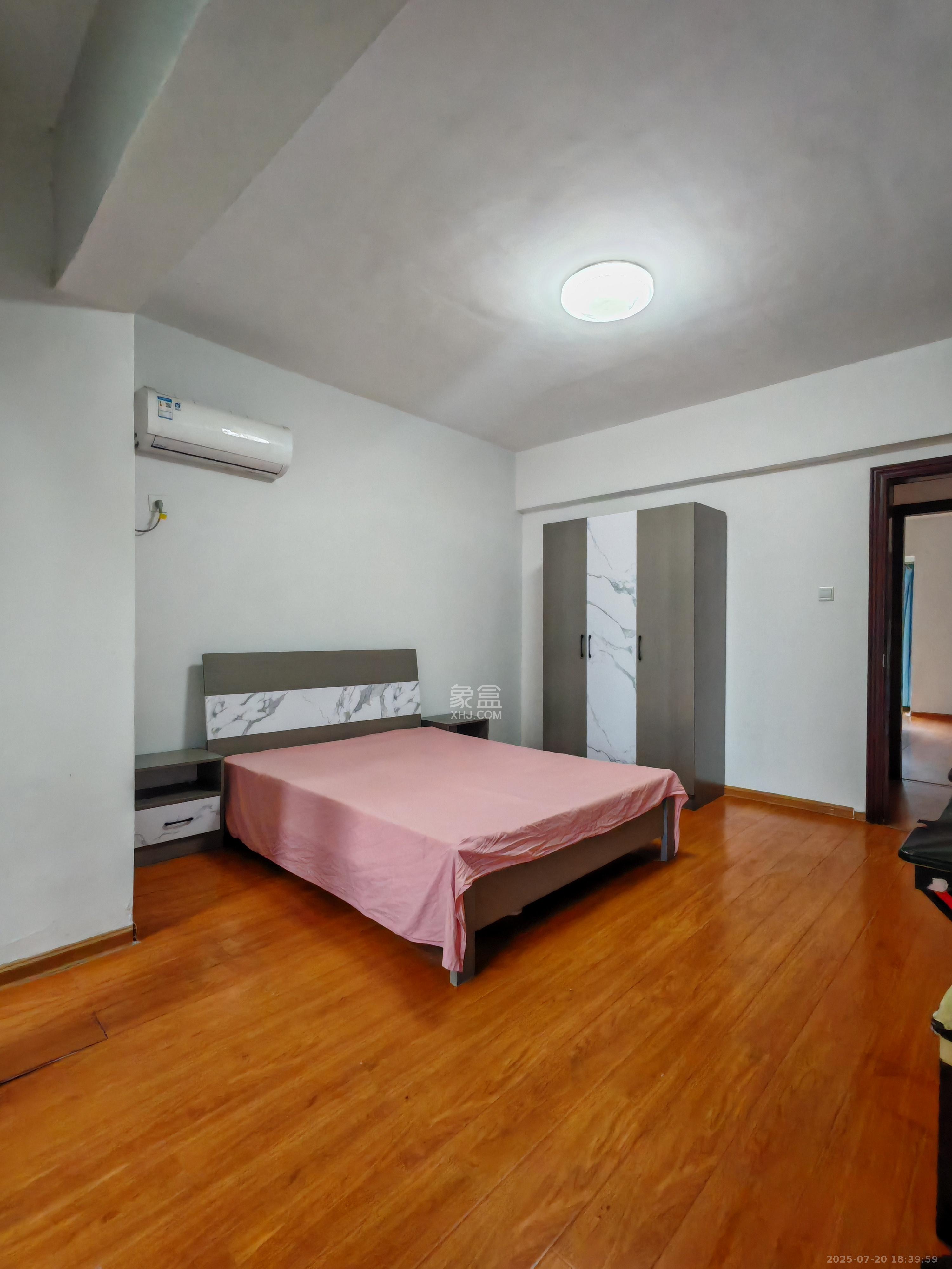 锑都家园 3室2厅1卫 1800.0元/月 锑都家园 3室2厅1卫 1800.0元/月室内图