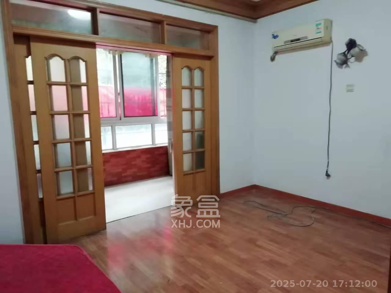 长勘小区  4室2厅2卫    2500.0元/月室内图