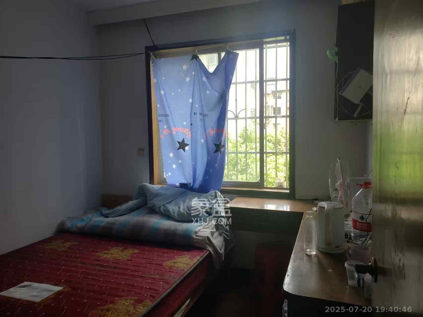 湖工家园 3室2厅1卫 1600.0元/月 湖工家园 3室2厅1卫 1600.0元/月室内图