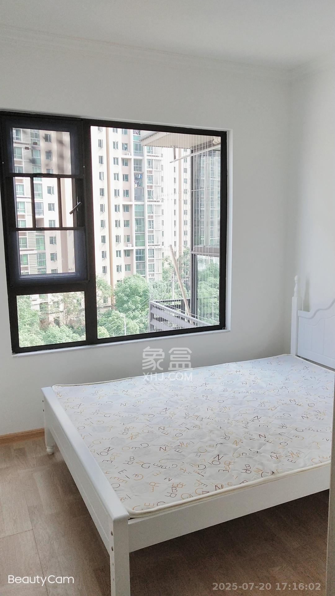 保利大都汇一期、二期  3室2厅2卫    2600.0元/月室内图