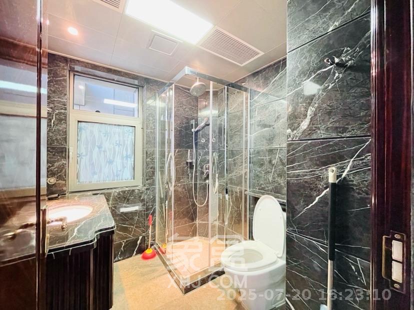 中隆国际嘉熙中心  5室2厅3卫    10500.0元/月 中隆国际嘉熙中心  5室2厅3卫    10500.0元/月室内图