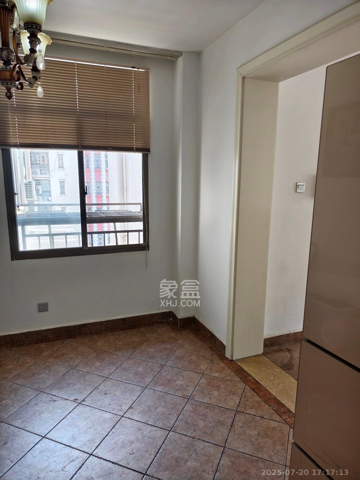 米兰春天 4室2厅2卫 2400.0元/月 米兰春天 4室2厅2卫 2400.0元/月室内图