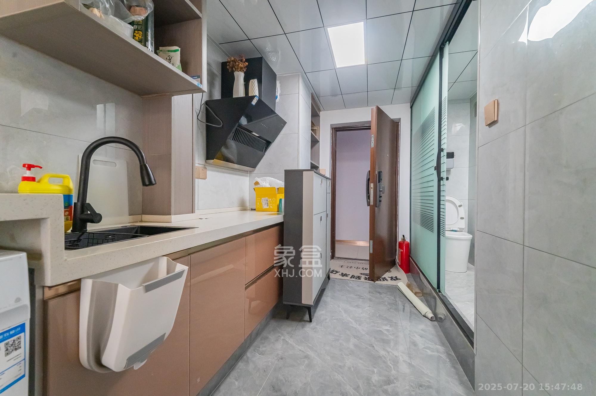 华润置地广场二期  2室1厅1卫    28.0万 华润置地广场二期  2室1厅1卫    28.0万厨房