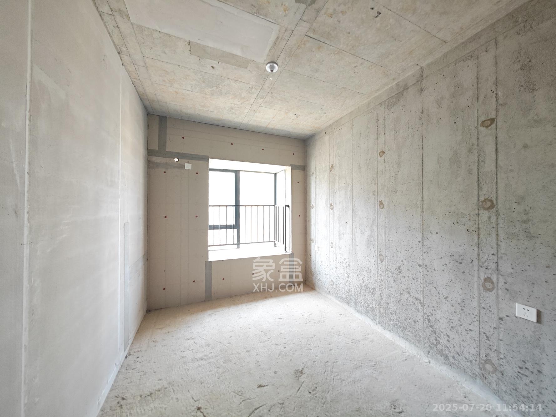 伊景园滨河苑 3室2厅2卫 84.0万 伊景园滨河苑 3室2厅2卫 84.0万卧室