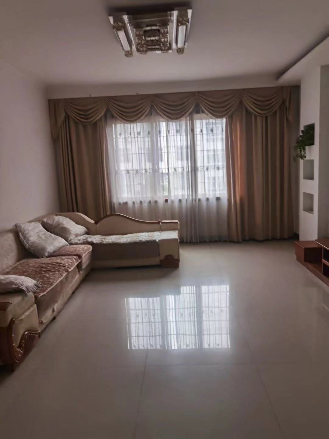 广圆秀之都  3室2厅1卫    1100.0元/月 广圆秀之都  3室2厅1卫    1100.0元/月