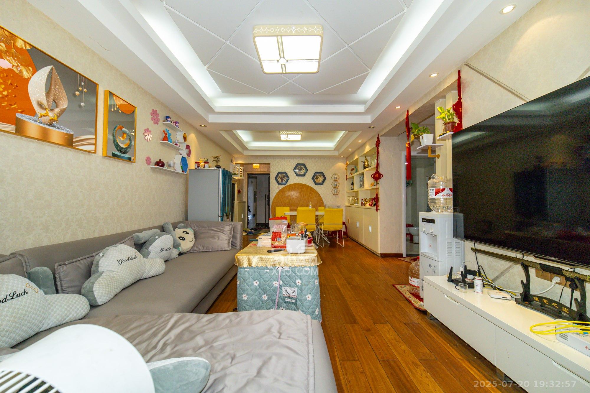 蝴蝶谷 2室2厅1卫 48.8万 蝴蝶谷 2室2厅1卫 48.8万客厅