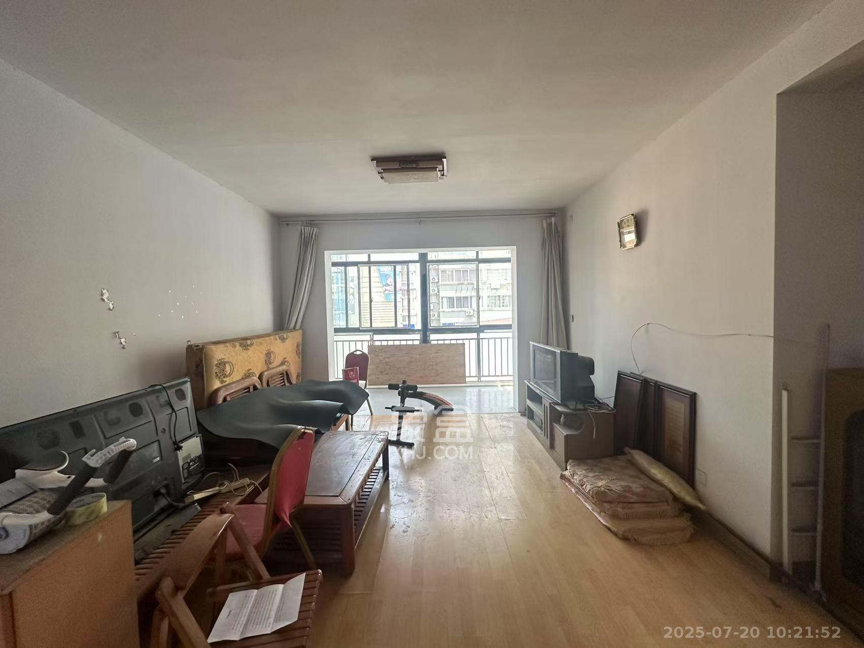 岳麓区教师村 3室2厅1卫 2300.0元/月 岳麓区教师村 3室2厅1卫 2300.0元/月室内图