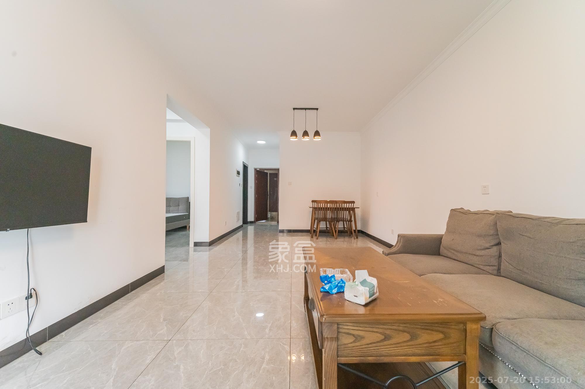 国泰九龙湾  2室2厅1卫    63.8万 国泰九龙湾  2室2厅1卫    63.8万客厅