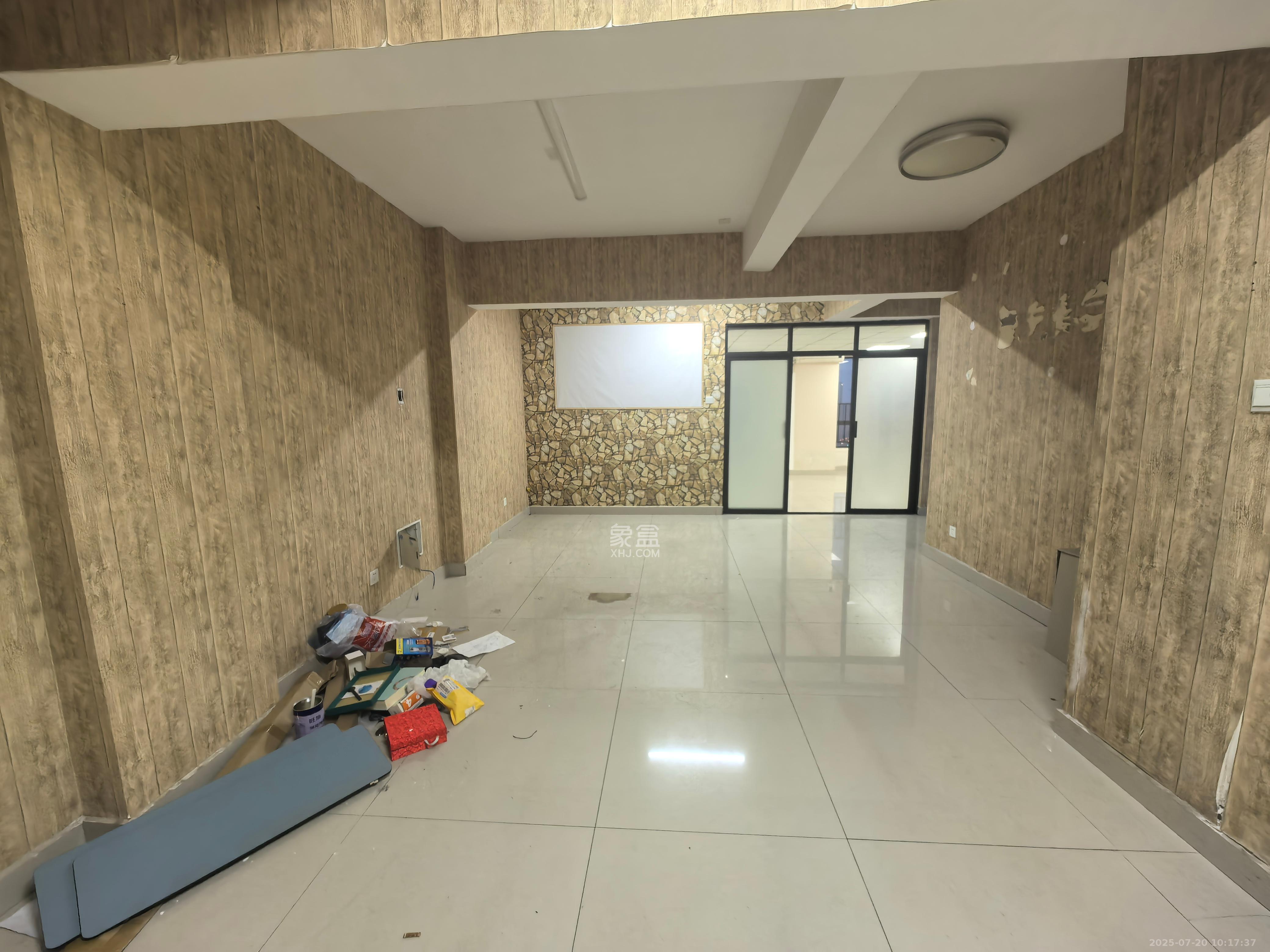 湘腾城市广场 2室2厅1卫 3000.0元/月 湘腾城市广场 2室2厅1卫 3000.0元/月室内图