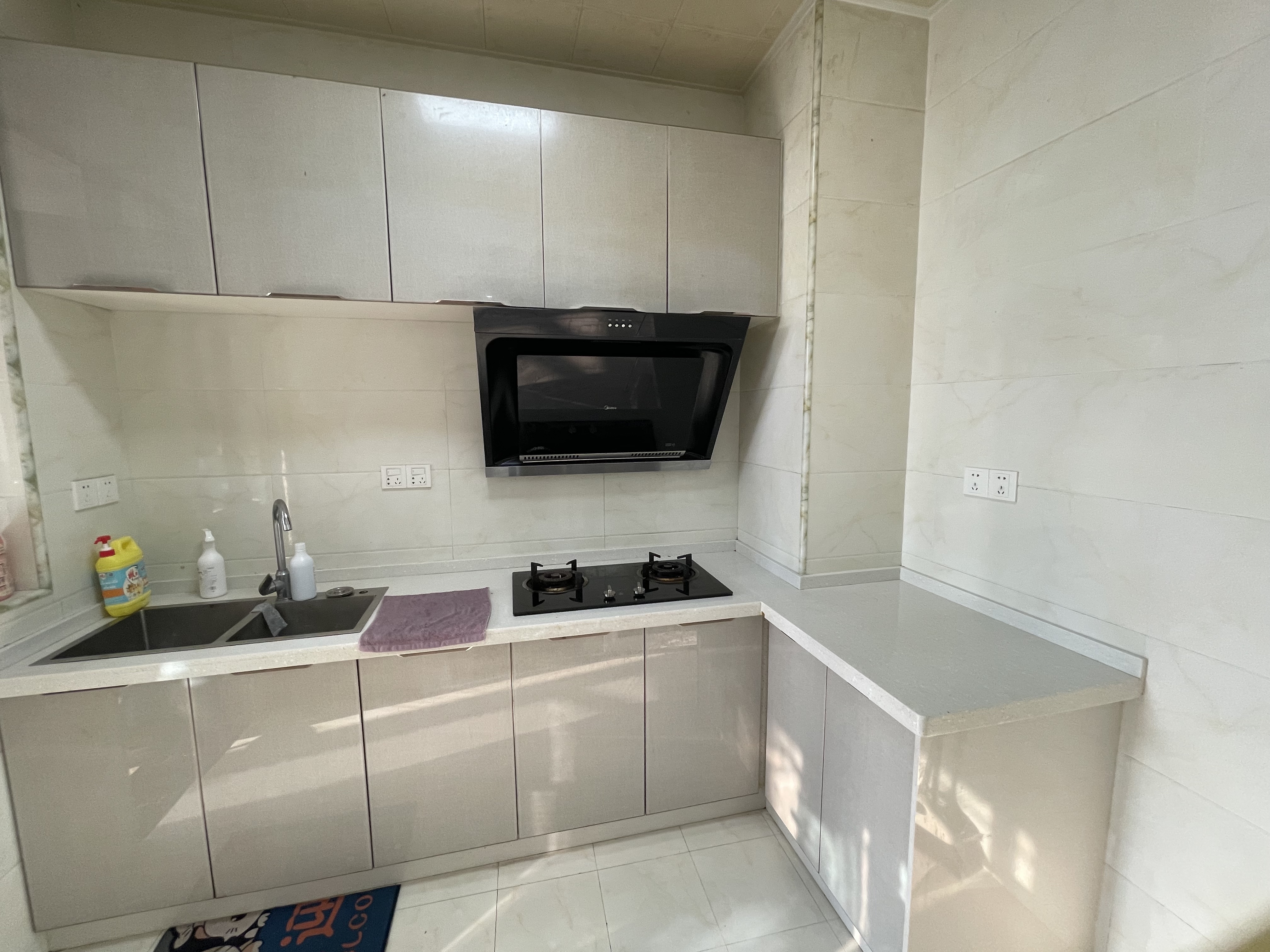 碧桂园 3室2厅1卫 1500.0元/月 碧桂园 3室2厅1卫 1500.0元/月室内图