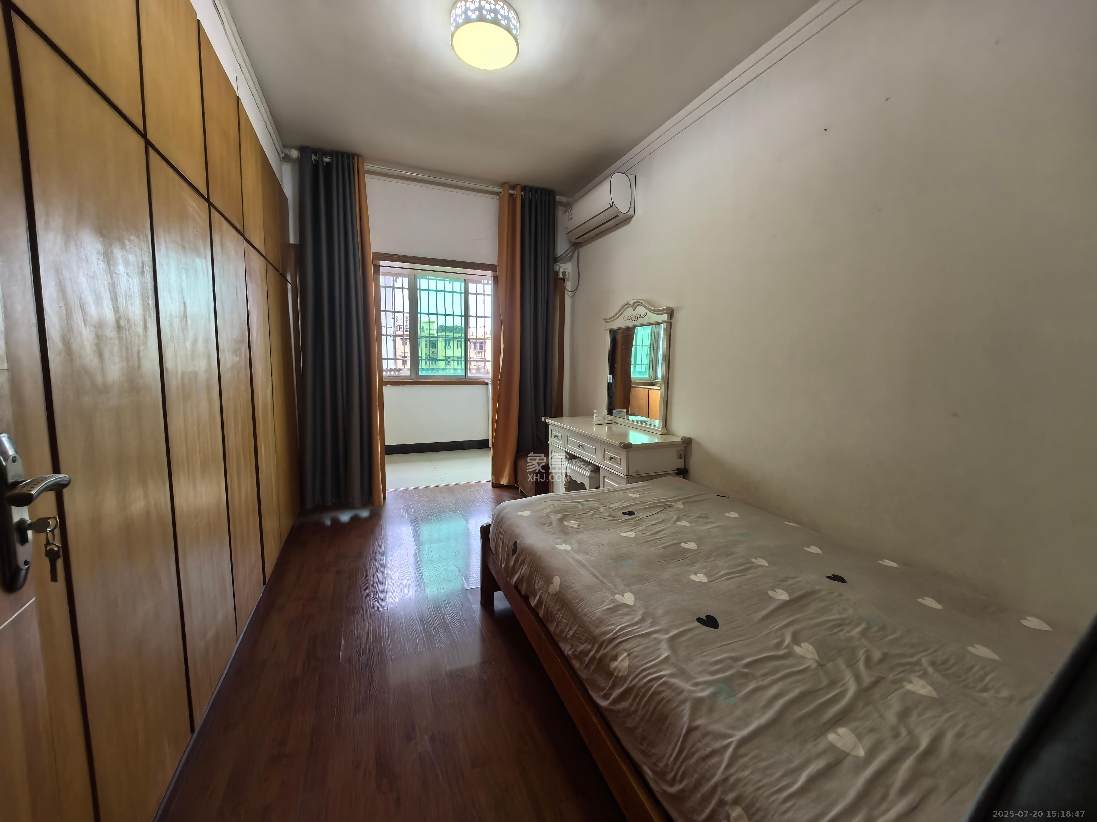 兰亭居  3室2厅2卫    2200.0元/月室内图