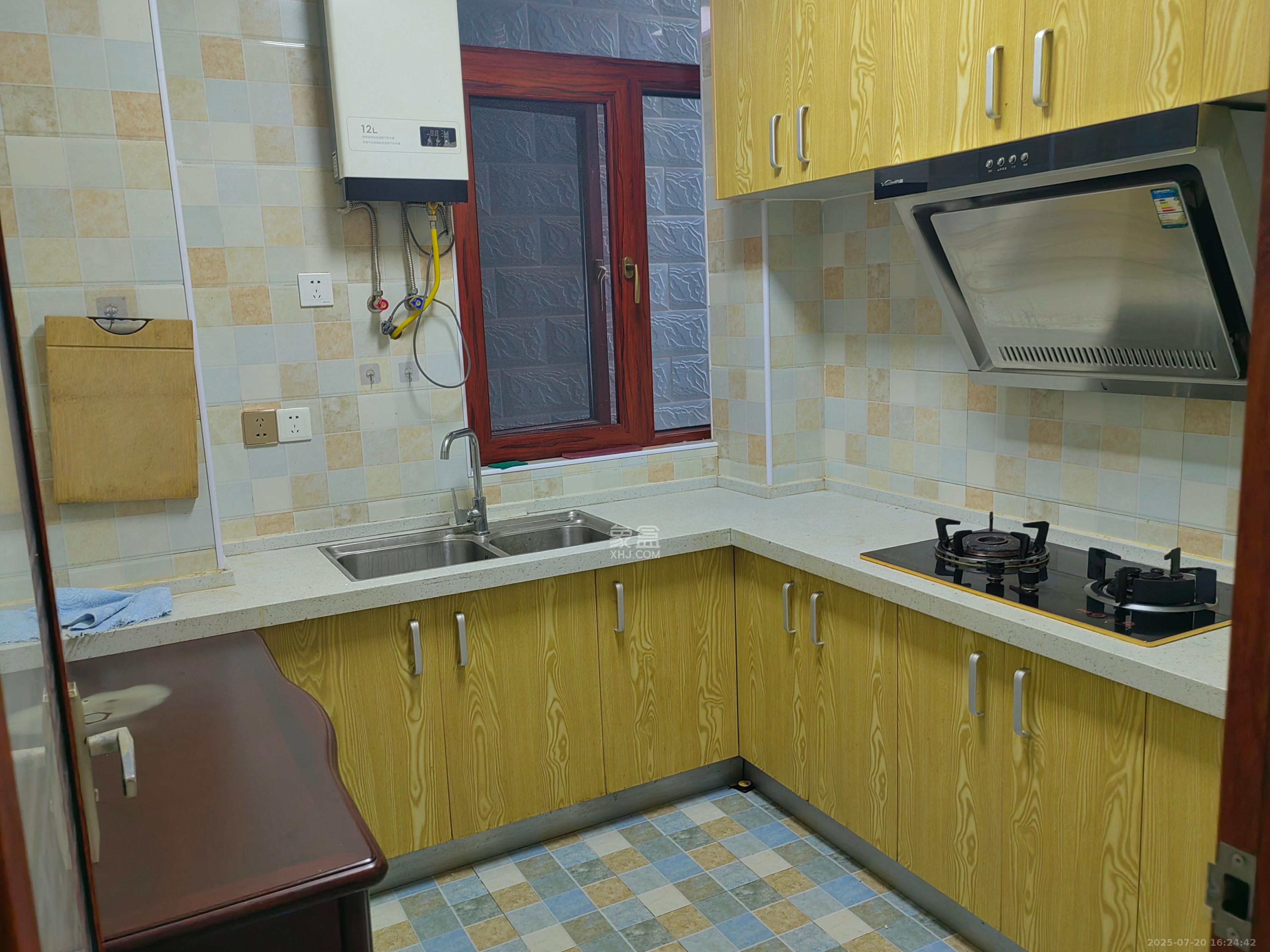 新华通讯社宿舍区 3室2厅2卫 3400.0元/月 新华通讯社宿舍区 3室2厅2卫 3400.0元/月室内图