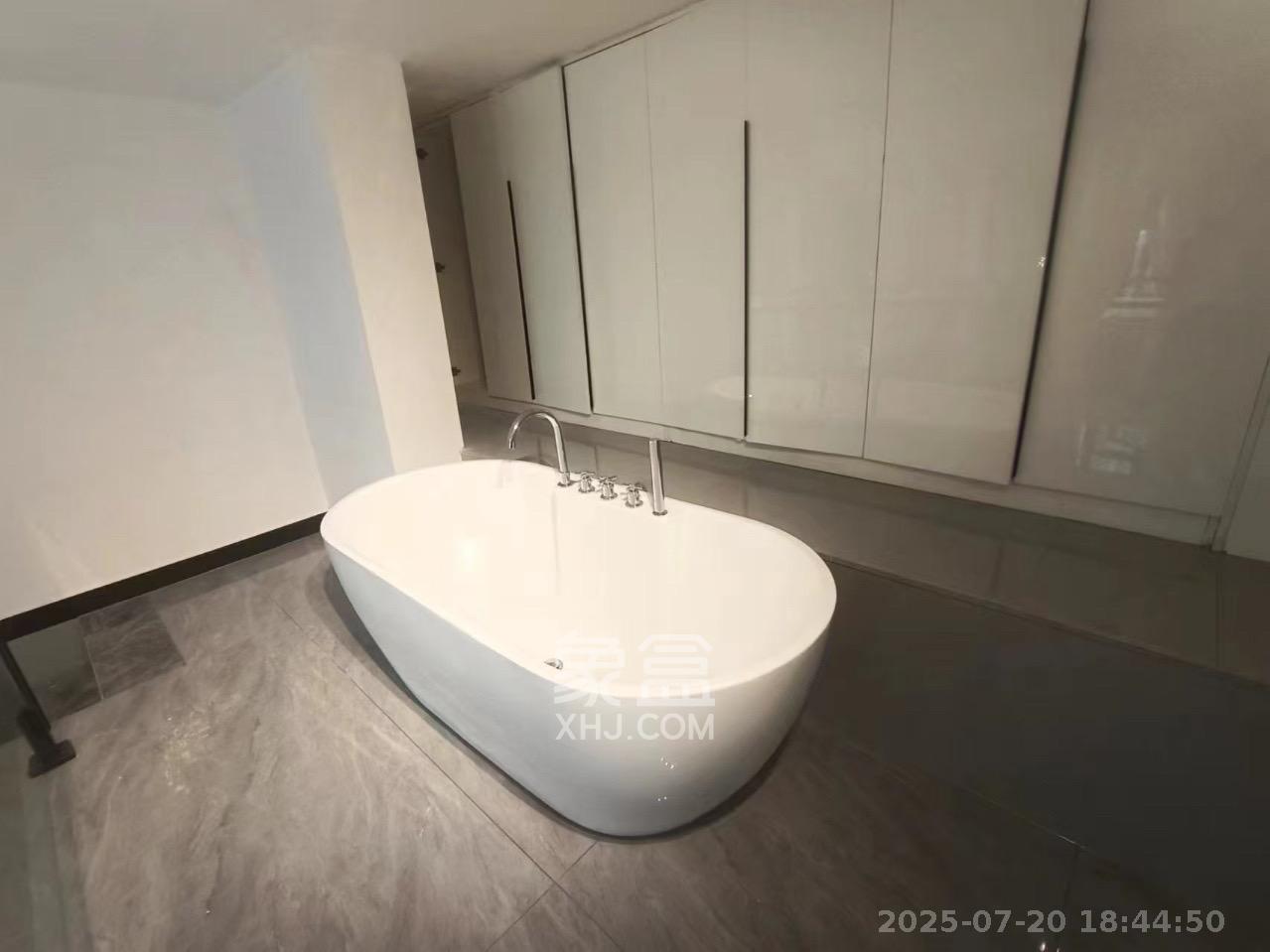 卓越中寰  1室0厅0卫   2400.00元/月室内图