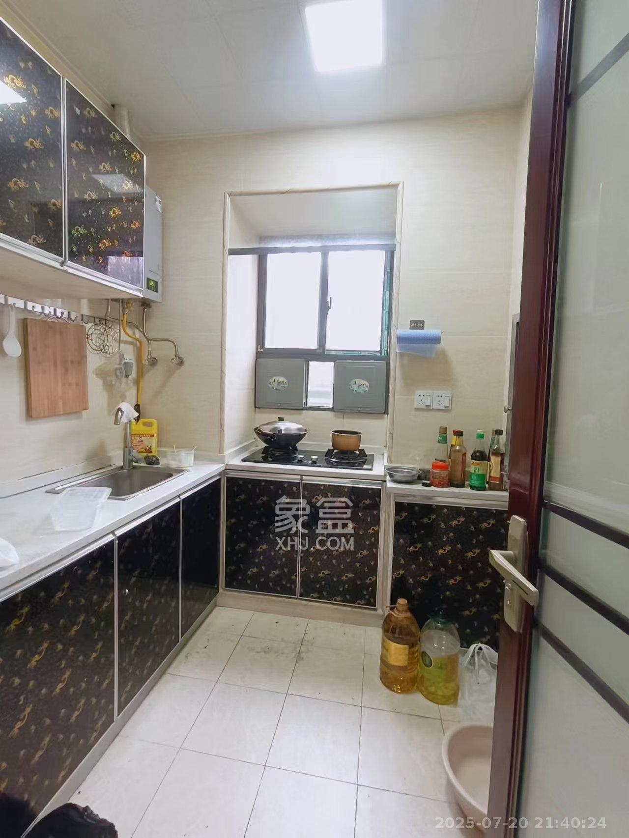 文艺新村 3室1厅1卫 2500.0元/月 文艺新村 3室1厅1卫 2500.0元/月室内图