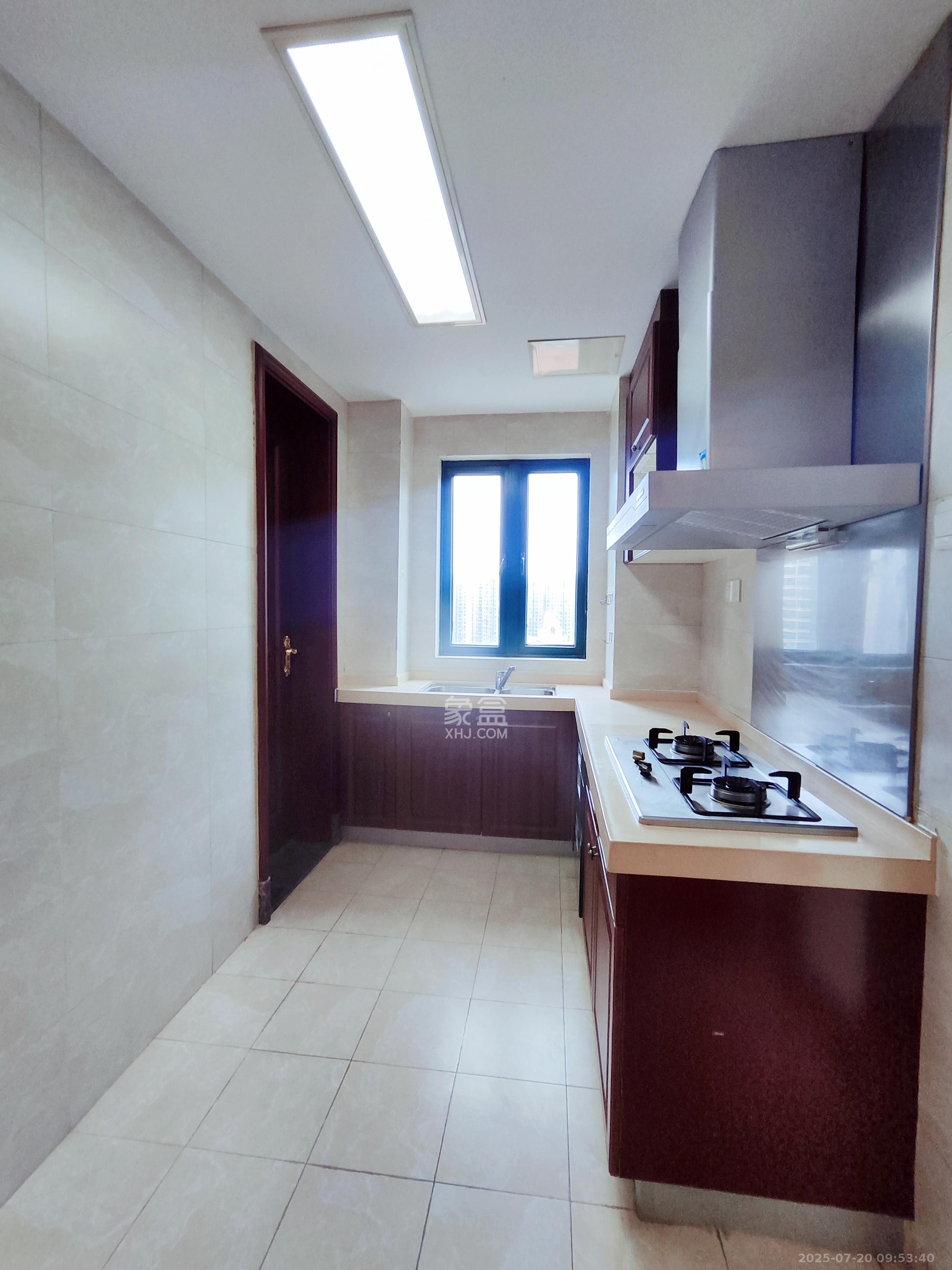 恒大雅苑  3室2厅2卫    3200.0元/月 恒大雅苑  3室2厅2卫    3200.0元/月室内图