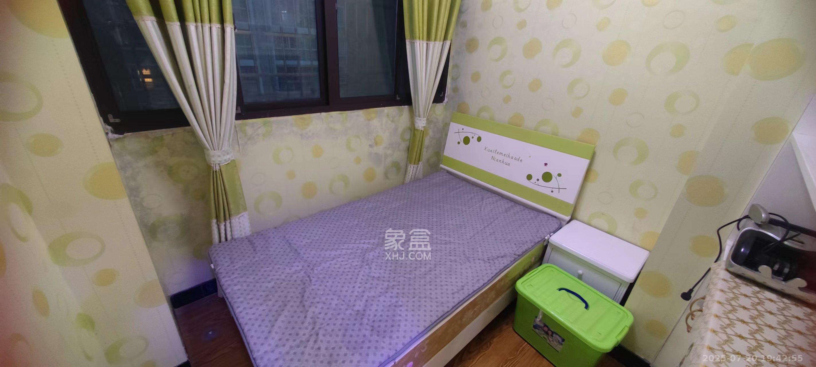 麓山枫情  3室2厅2卫   3000.00元/月室内图