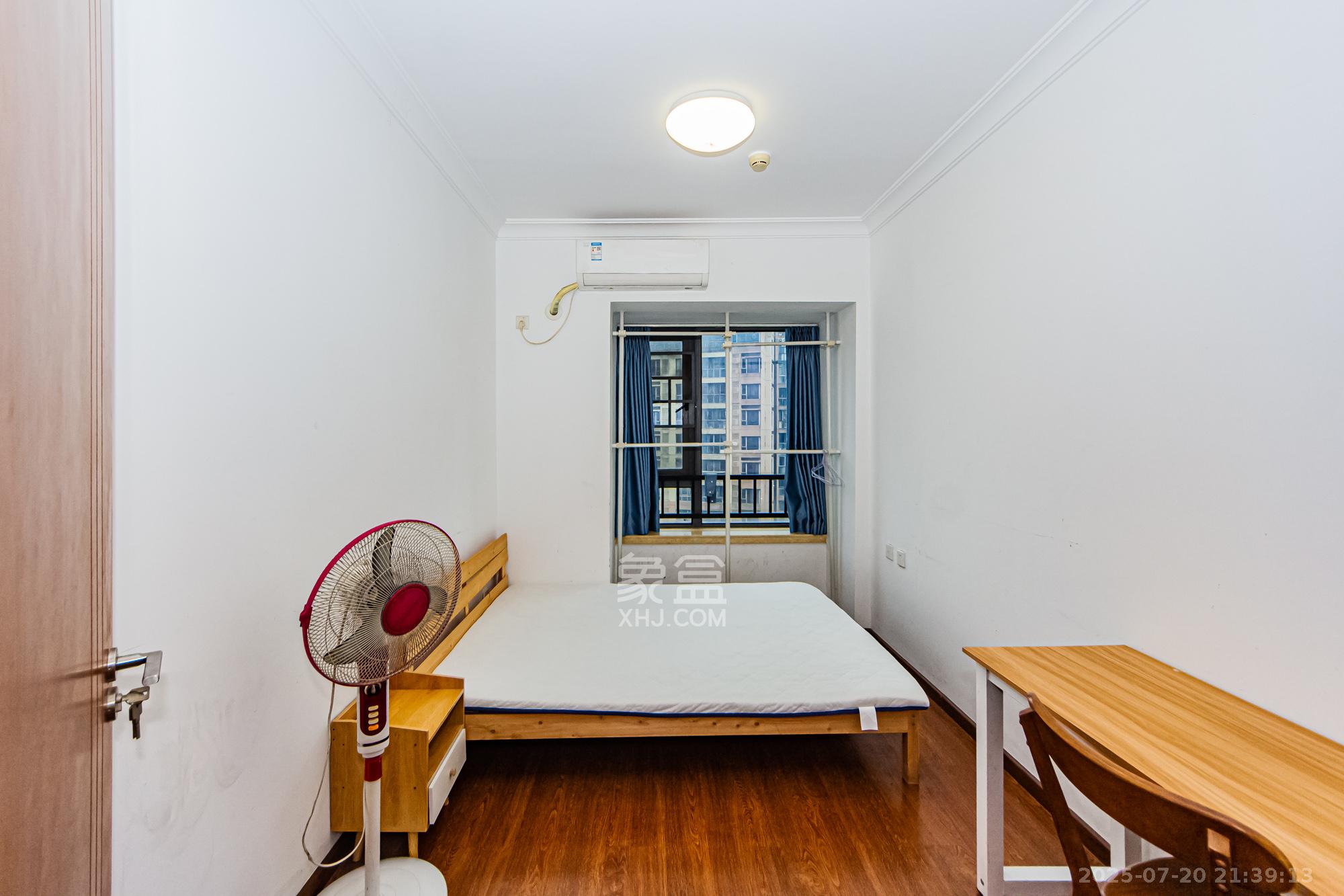 珠江好世界 4室2厅2卫 155.0万 珠江好世界 4室2厅2卫 155.0万卧室