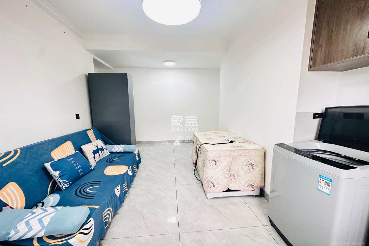 雷锋机电市场一期  1室0厅0卫    1600.0元/月 雷锋机电市场一期  1室0厅0卫    1600.0元/月室内图