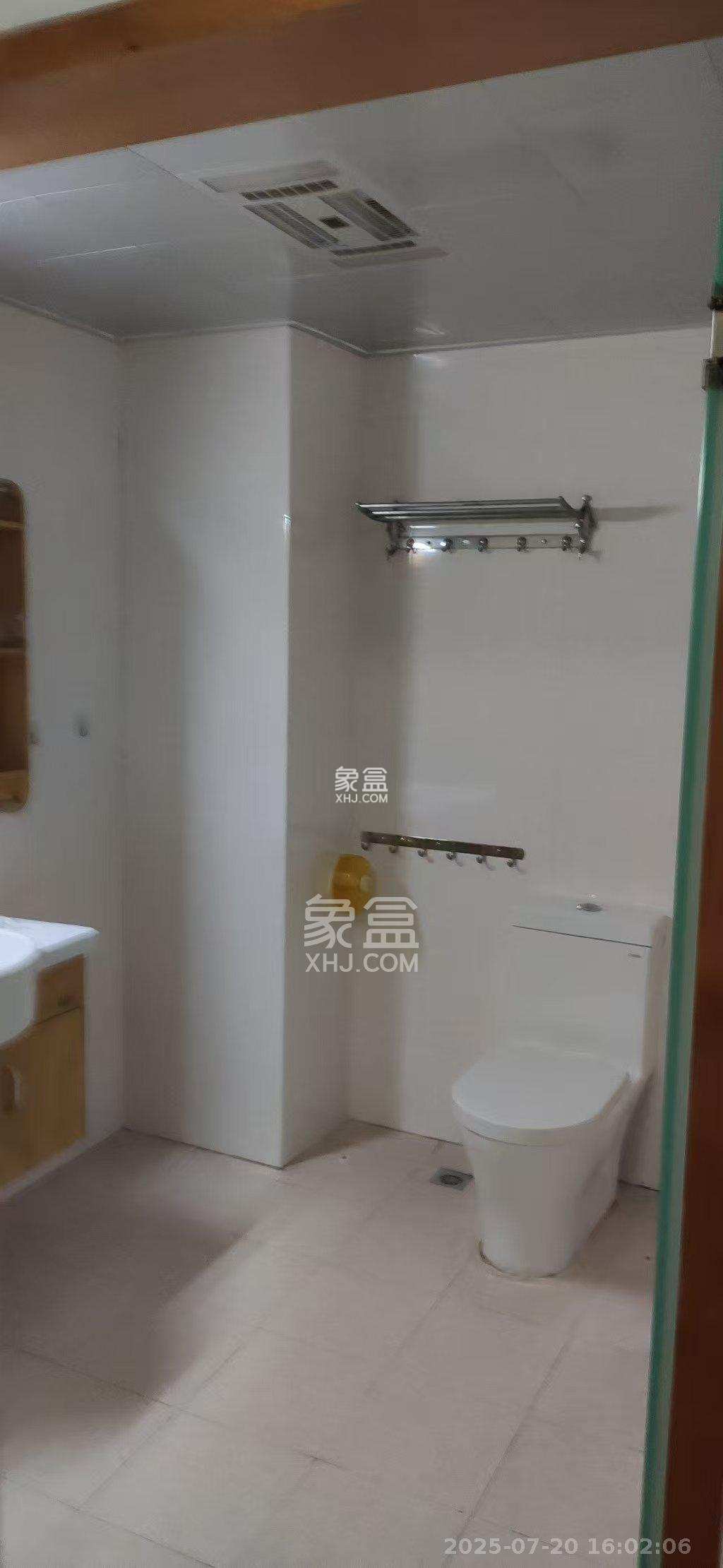 海利科院佳园 3室2厅1卫 2200.0元/月 海利科院佳园 3室2厅1卫 2200.0元/月室内图