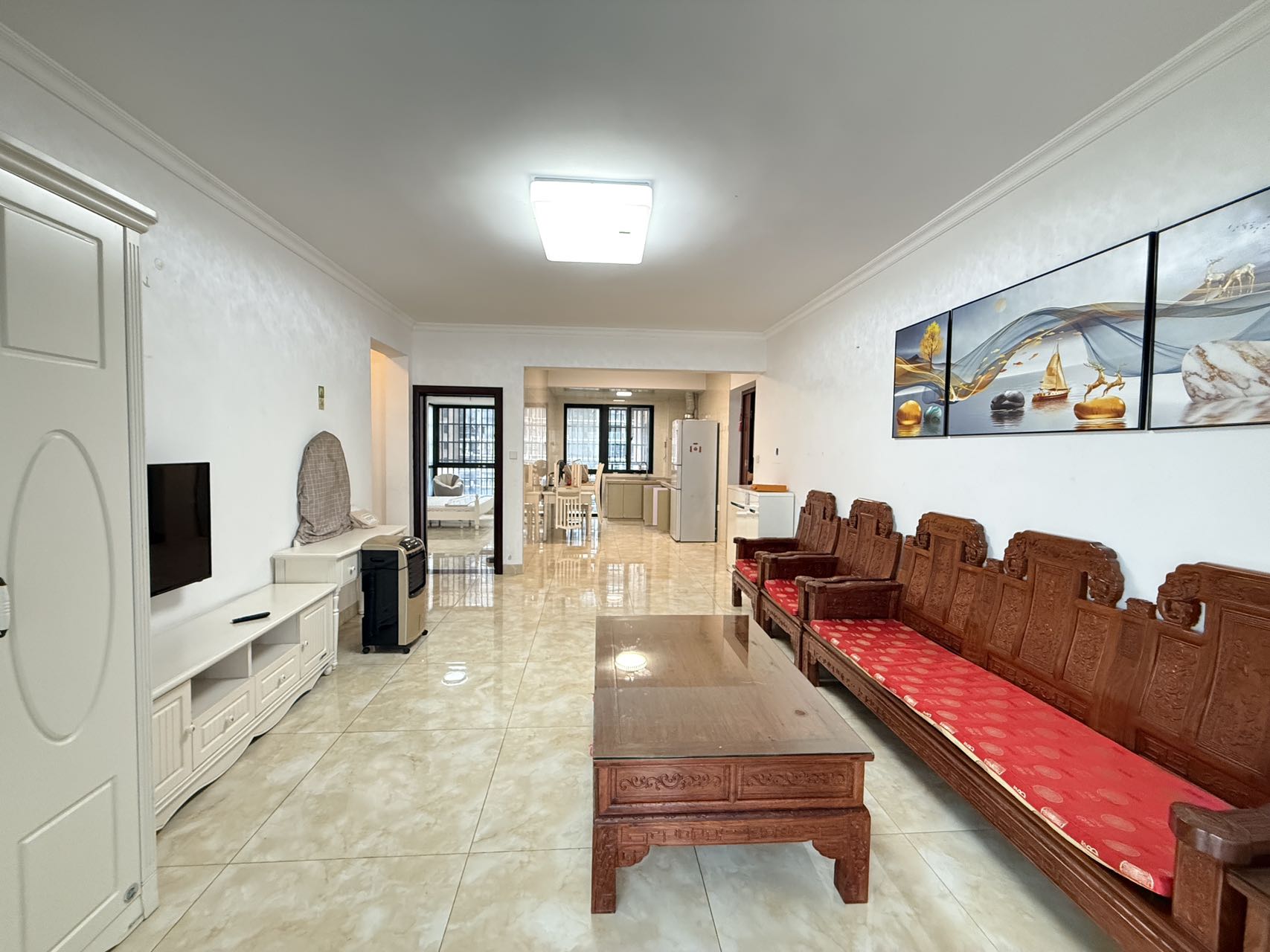 环强御景湾 2室2厅2卫 3500.0元/月 环强御景湾 2室2厅2卫 3500.0元/月室内图