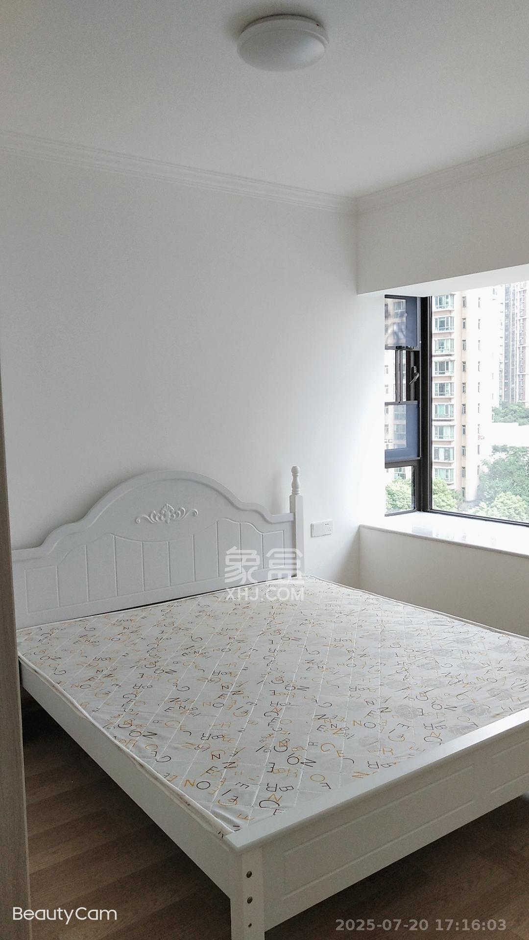 保利大都汇一期、二期  3室2厅2卫    2600.0元/月室内图