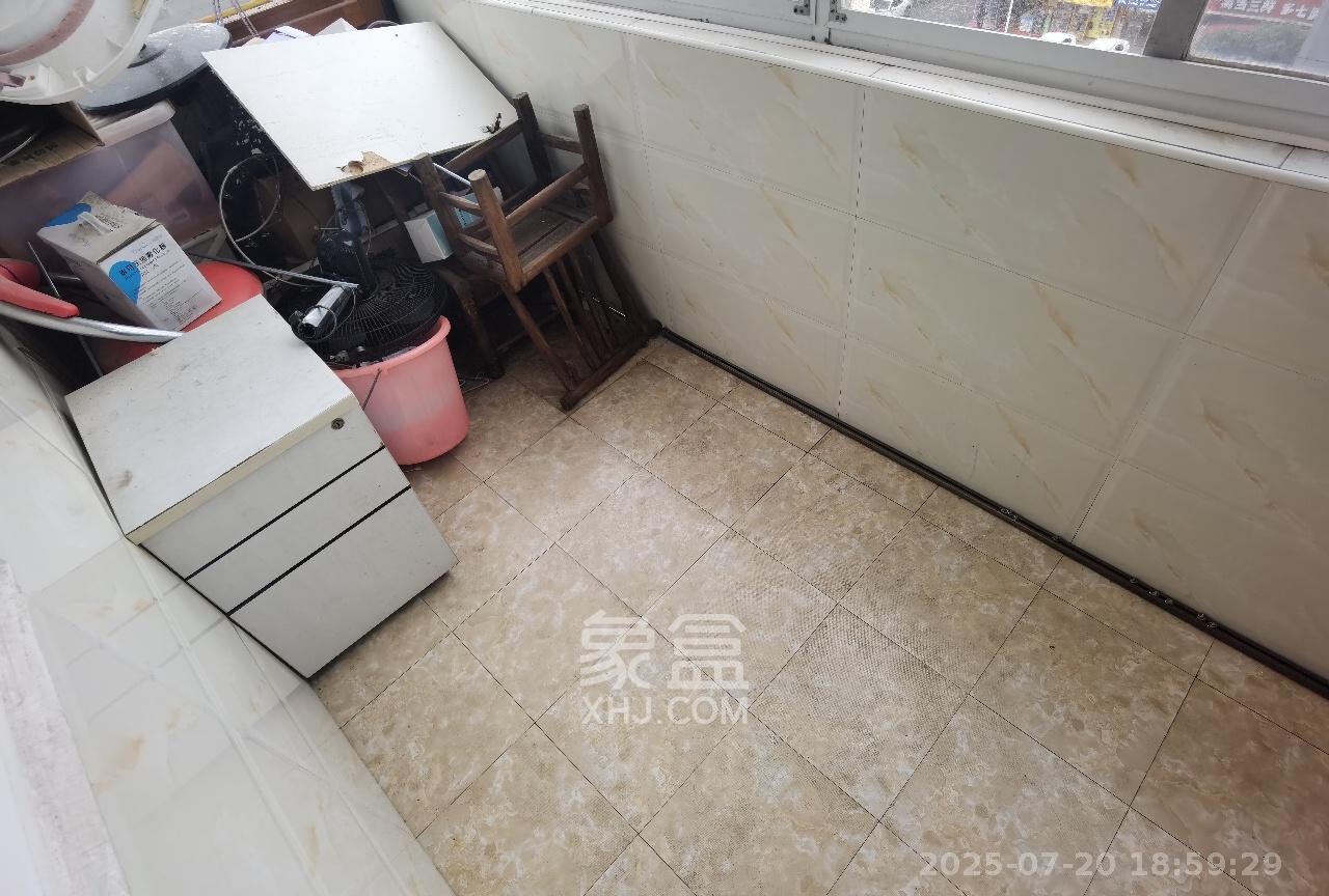 高桥火焰市场  2室1厅1卫   1500.00元/月室内图