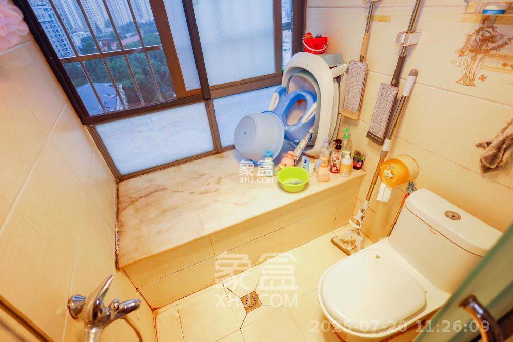 上海城小区 2室2厅1卫 2300.0元/月 上海城小区 2室2厅1卫 2300.0元/月室内图