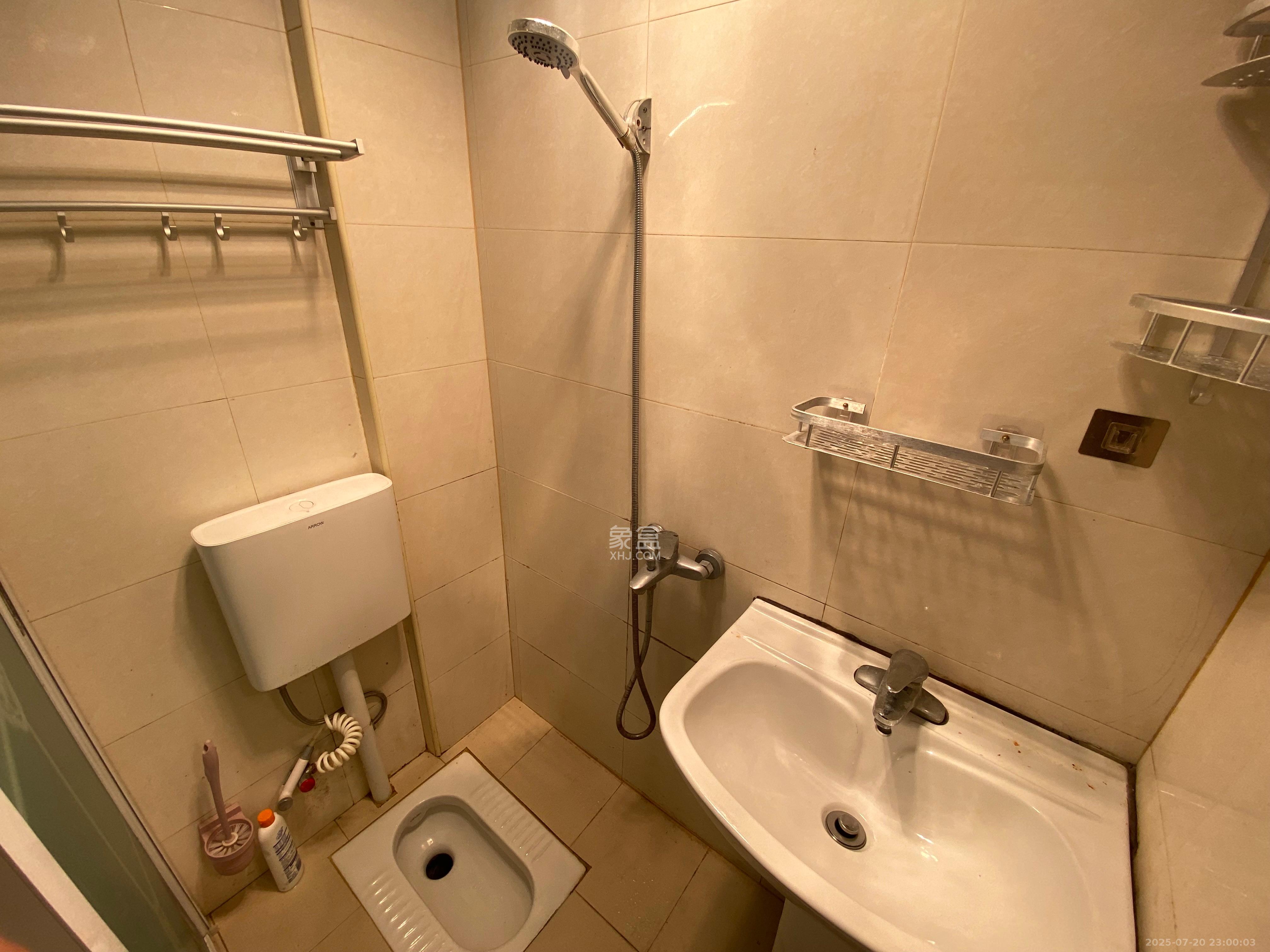 凯通国际城(凯通朝庭) 1室0厅0卫 1400.0元/月 凯通国际城(凯通朝庭) 1室0厅0卫 1400.0元/月室内图