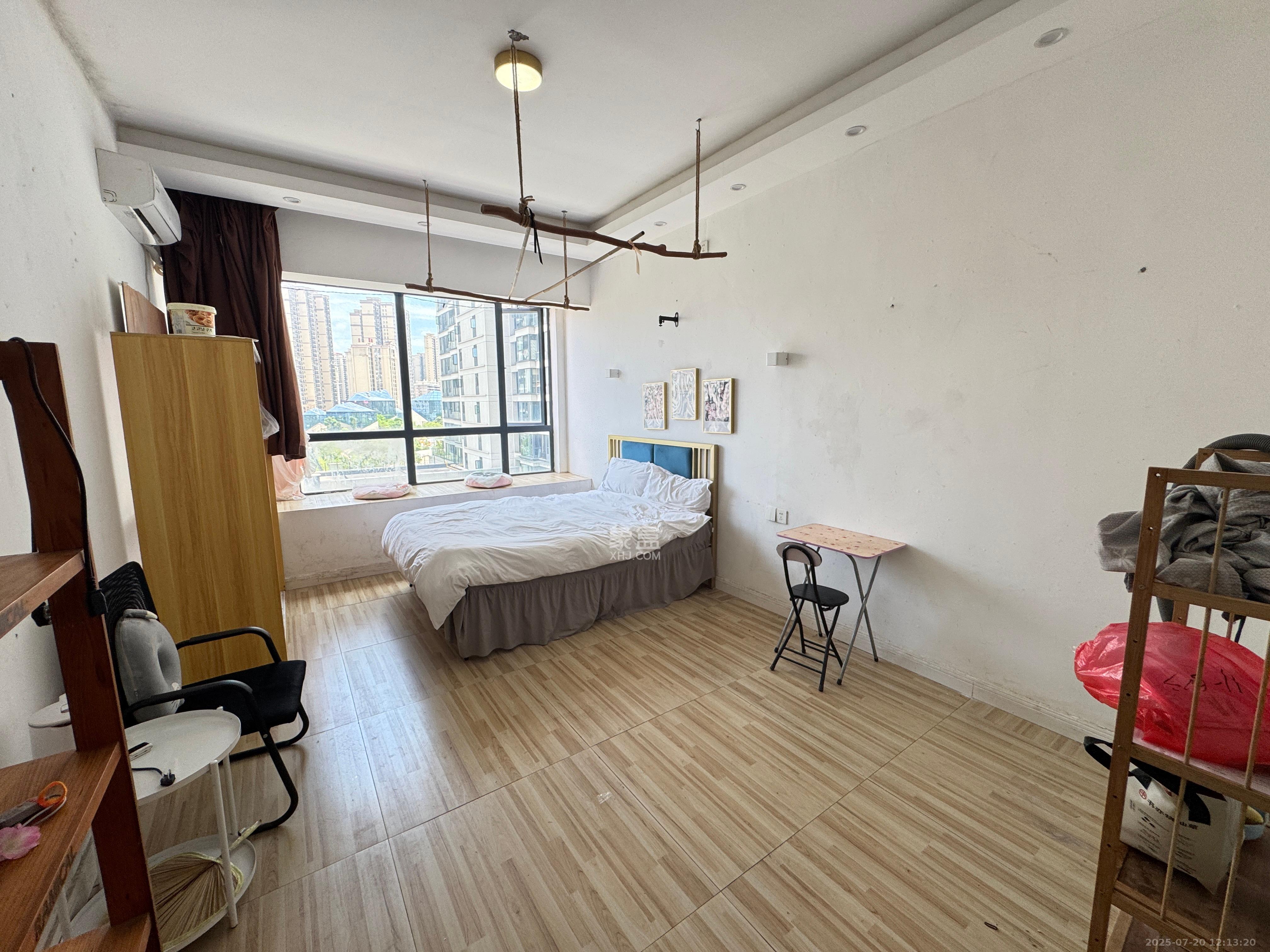 洋湖时代  1室1厅1卫    1000.0元/月 洋湖时代  1室1厅1卫    1000.0元/月