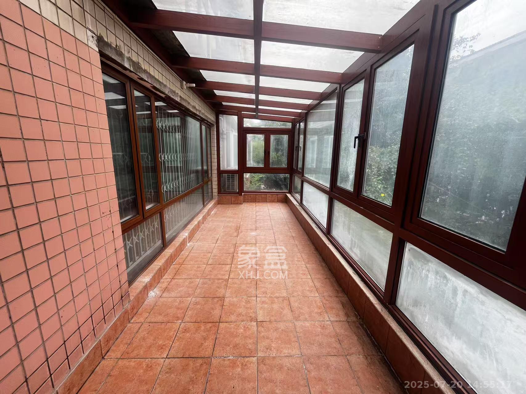 梦泽园 4室2厅3卫 11800.0元/月 梦泽园 4室2厅3卫 11800.0元/月室内图