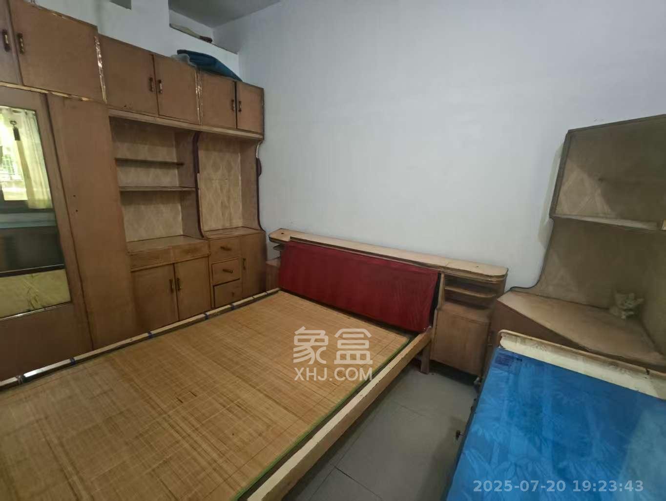 省水院宿舍 3室2厅1卫 2100.0元/月 省水院宿舍 3室2厅1卫 2100.0元/月室内图