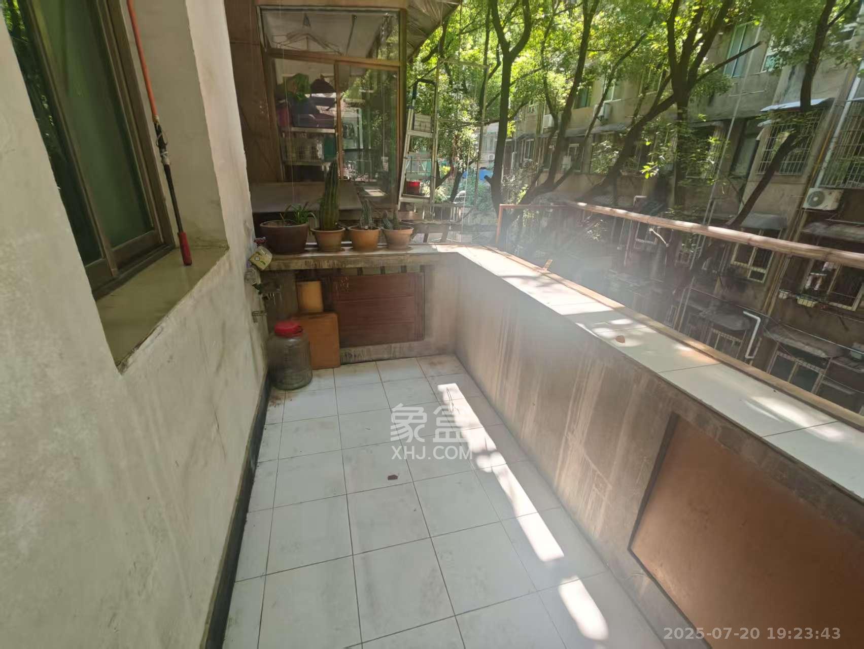 省水院宿舍 3室2厅1卫 2100.0元/月 省水院宿舍 3室2厅1卫 2100.0元/月室内图